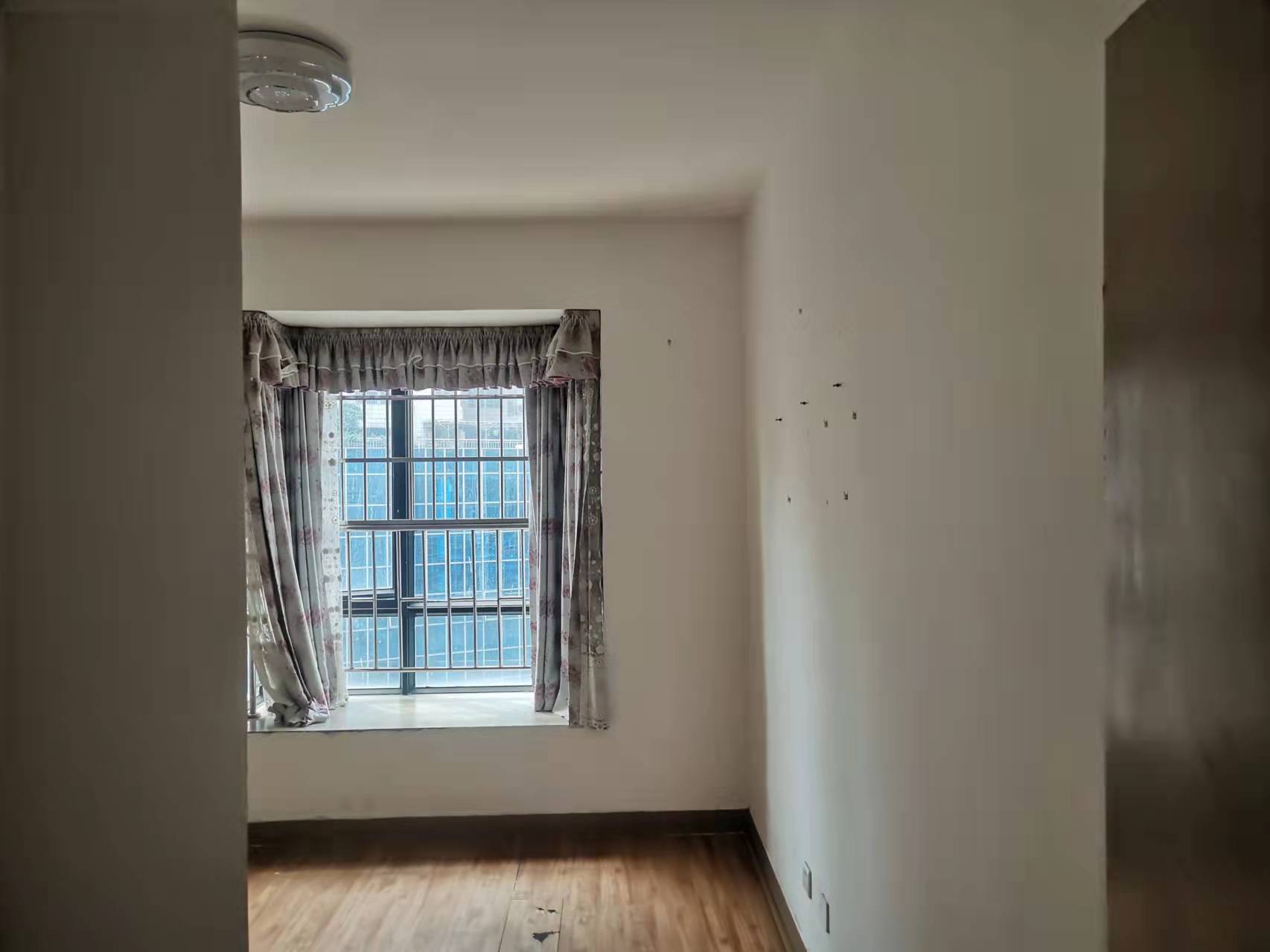 玉沙广场（京华城）  2室2厅1卫    2300.0元/月室内图