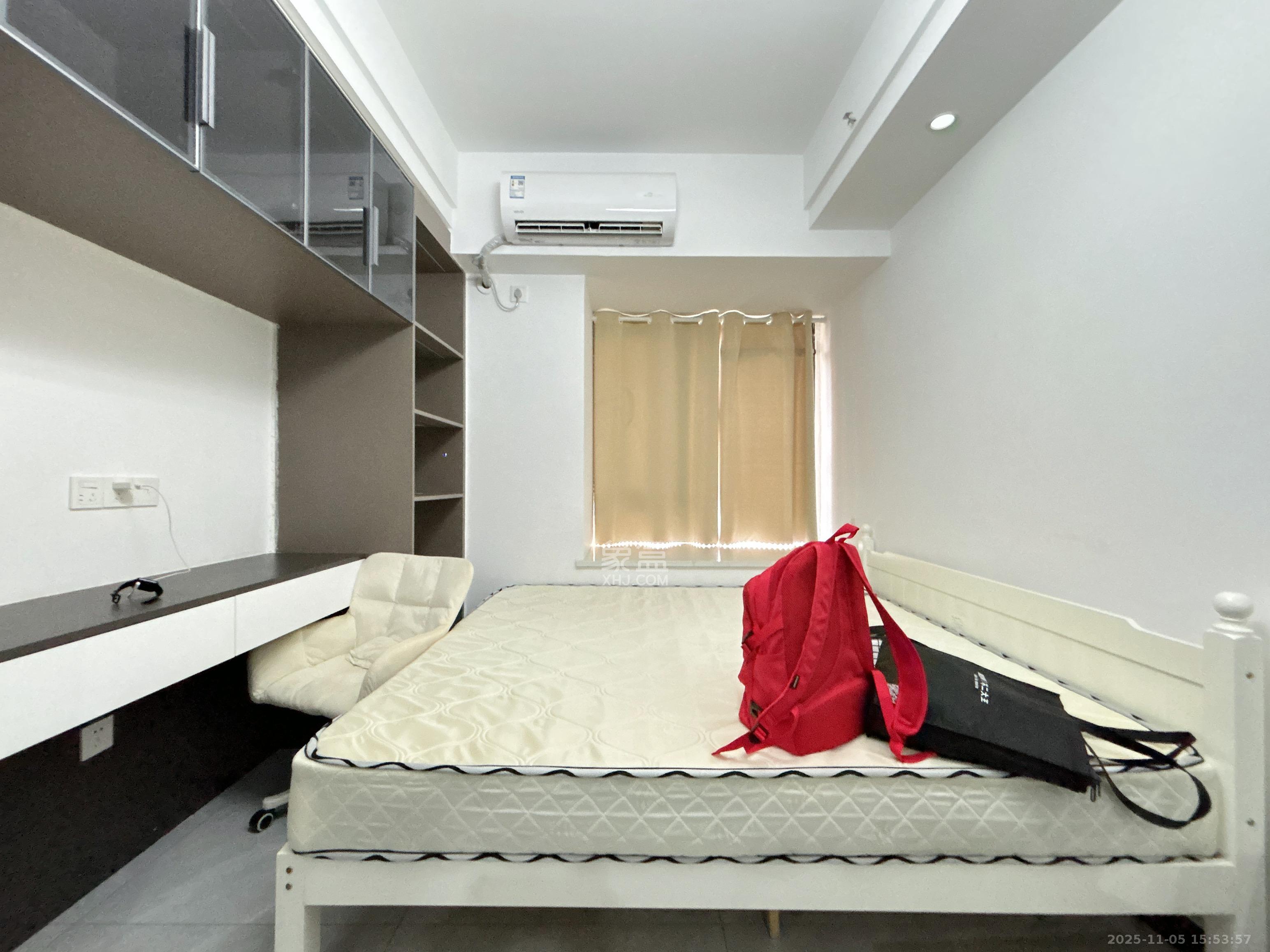 保利海德公园  1室1厅1卫    1600.0元/月室内图