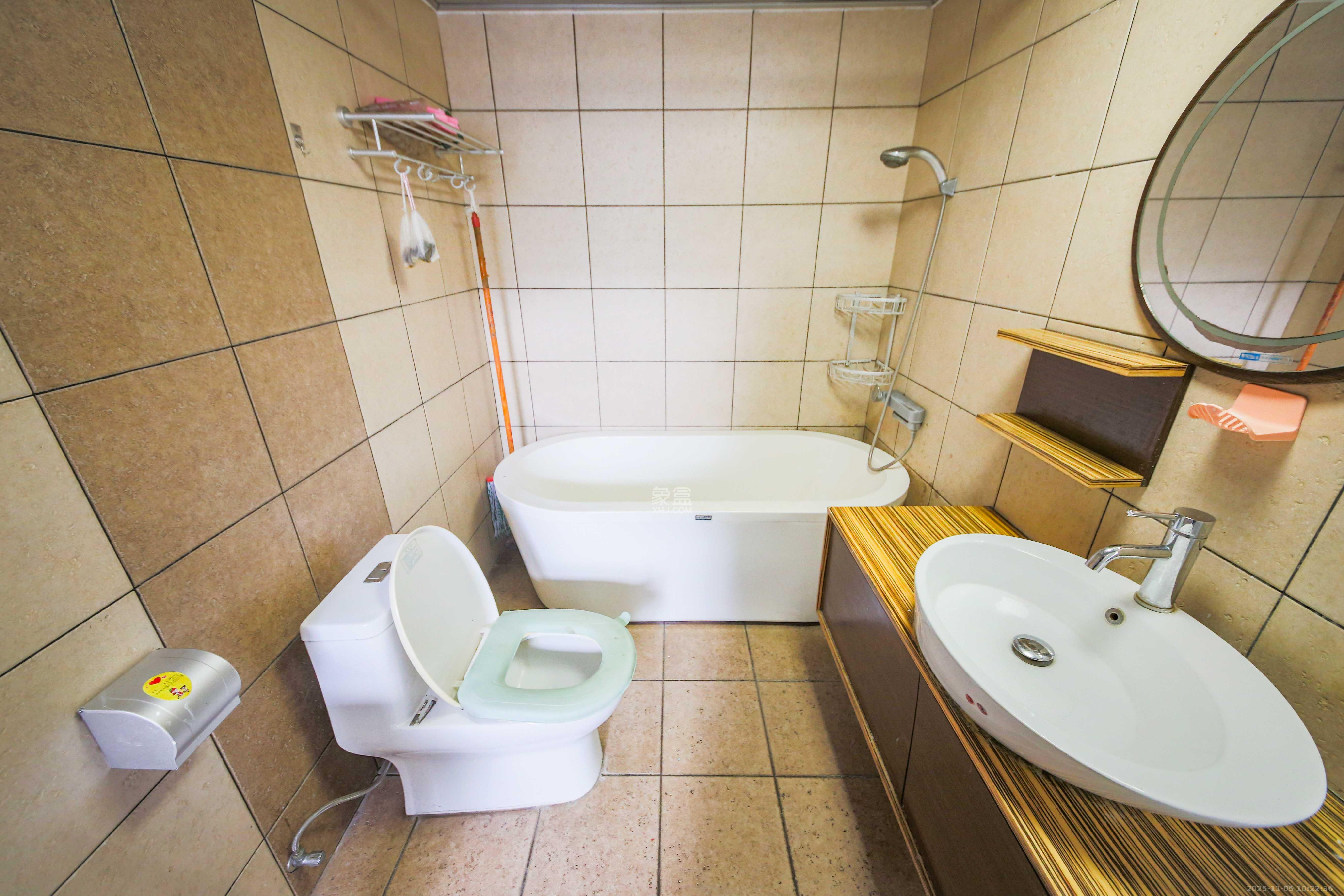 梦网景园 1室2厅2卫 3200.0元/月 梦网景园 1室2厅2卫 3200.0元/月室内图