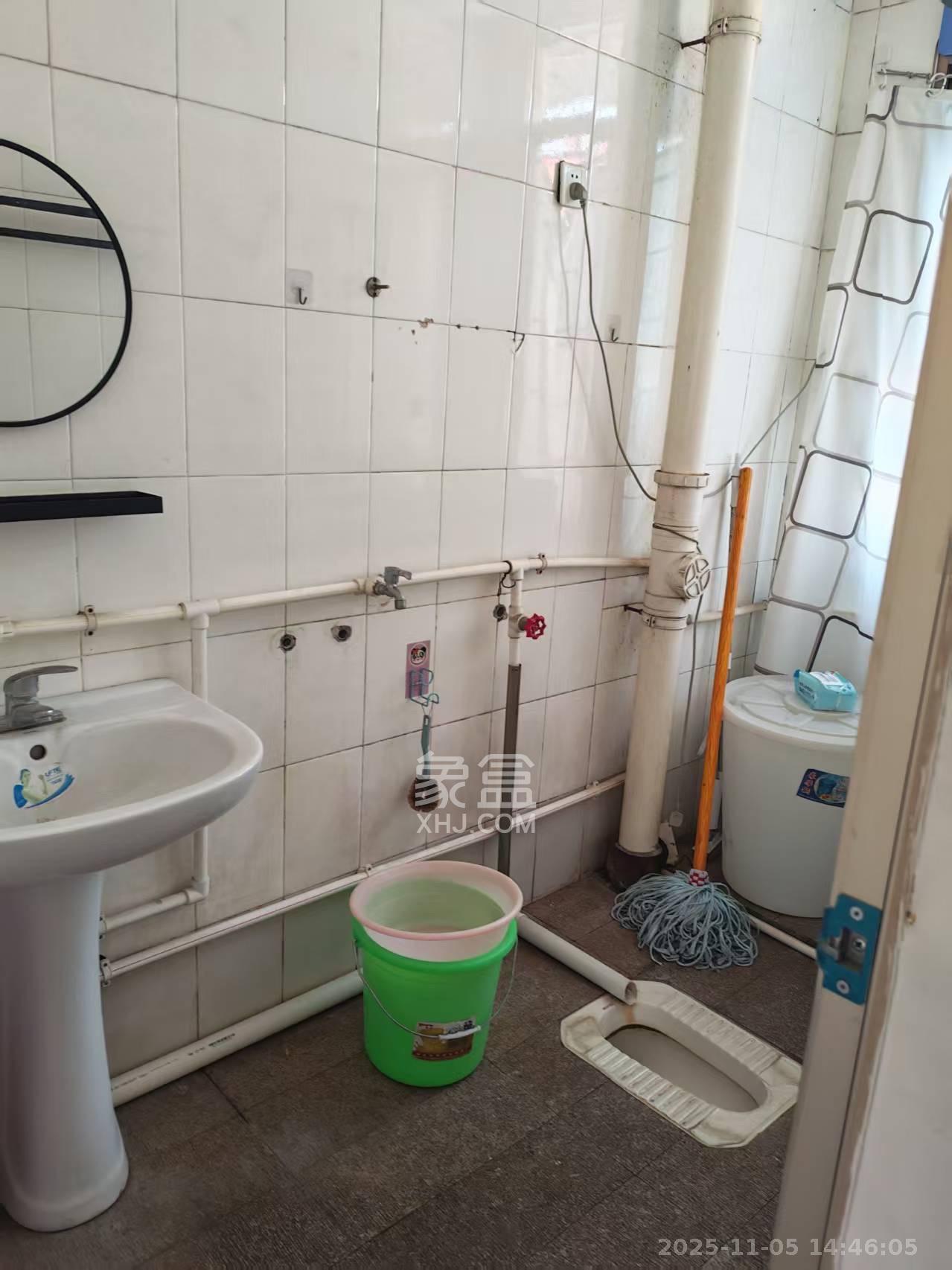 东湖新寓（南湖五金大市场）  2室2厅1卫    1700.0元/月室内图