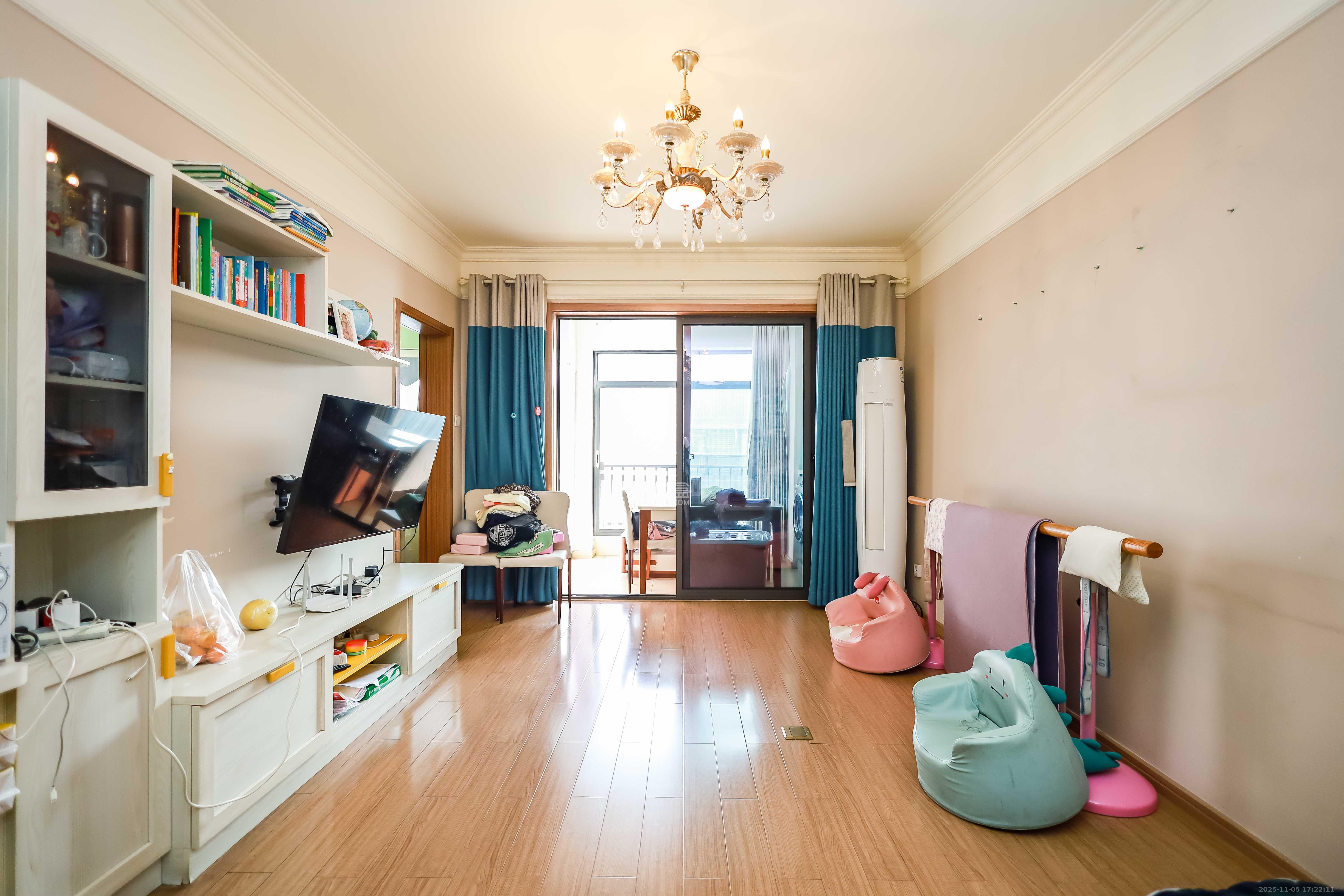 麓谷小镇  3室2厅1卫    52.0万