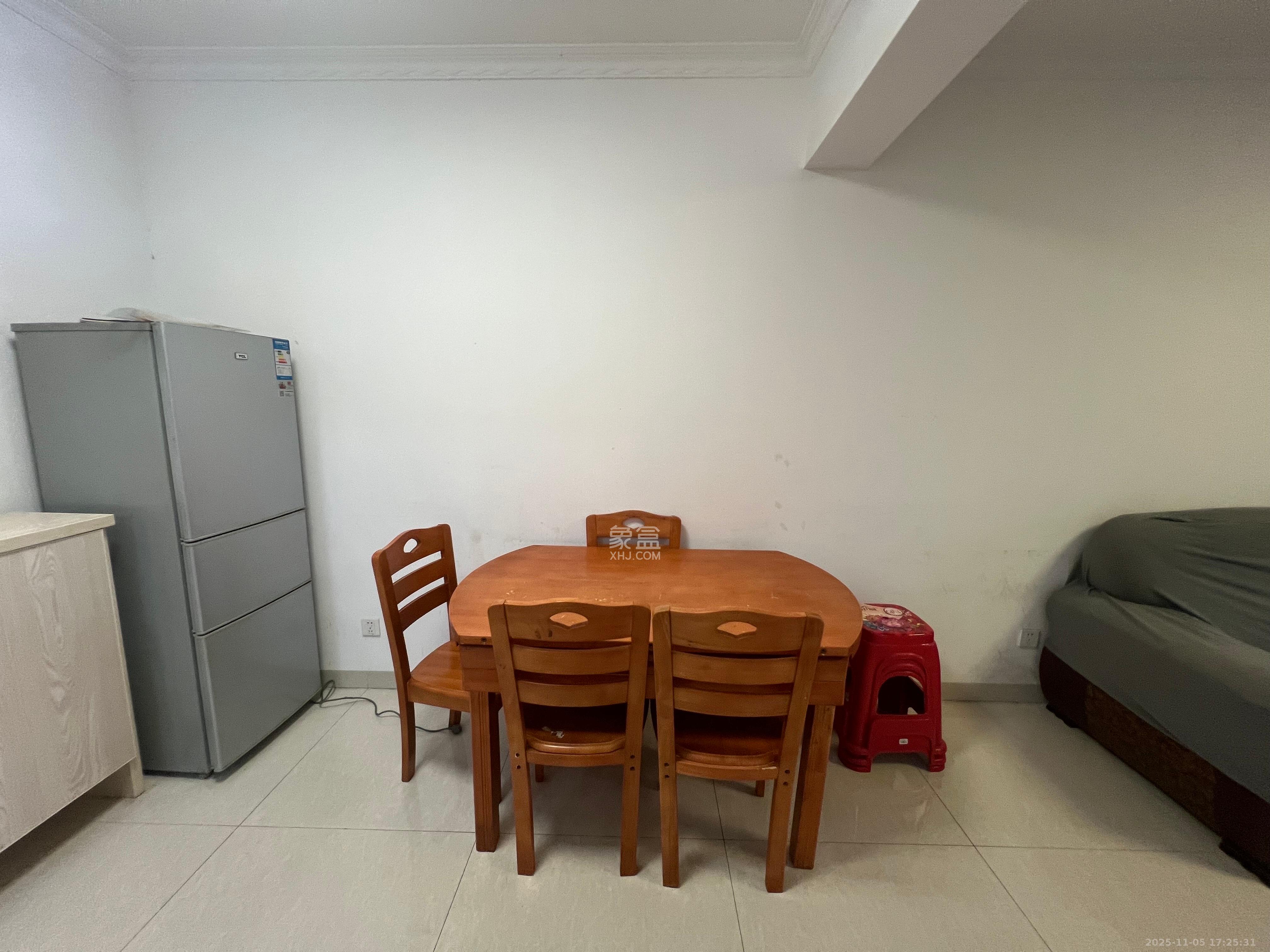 观沙嘉园  2室2厅1卫    2000.0元/月室内图