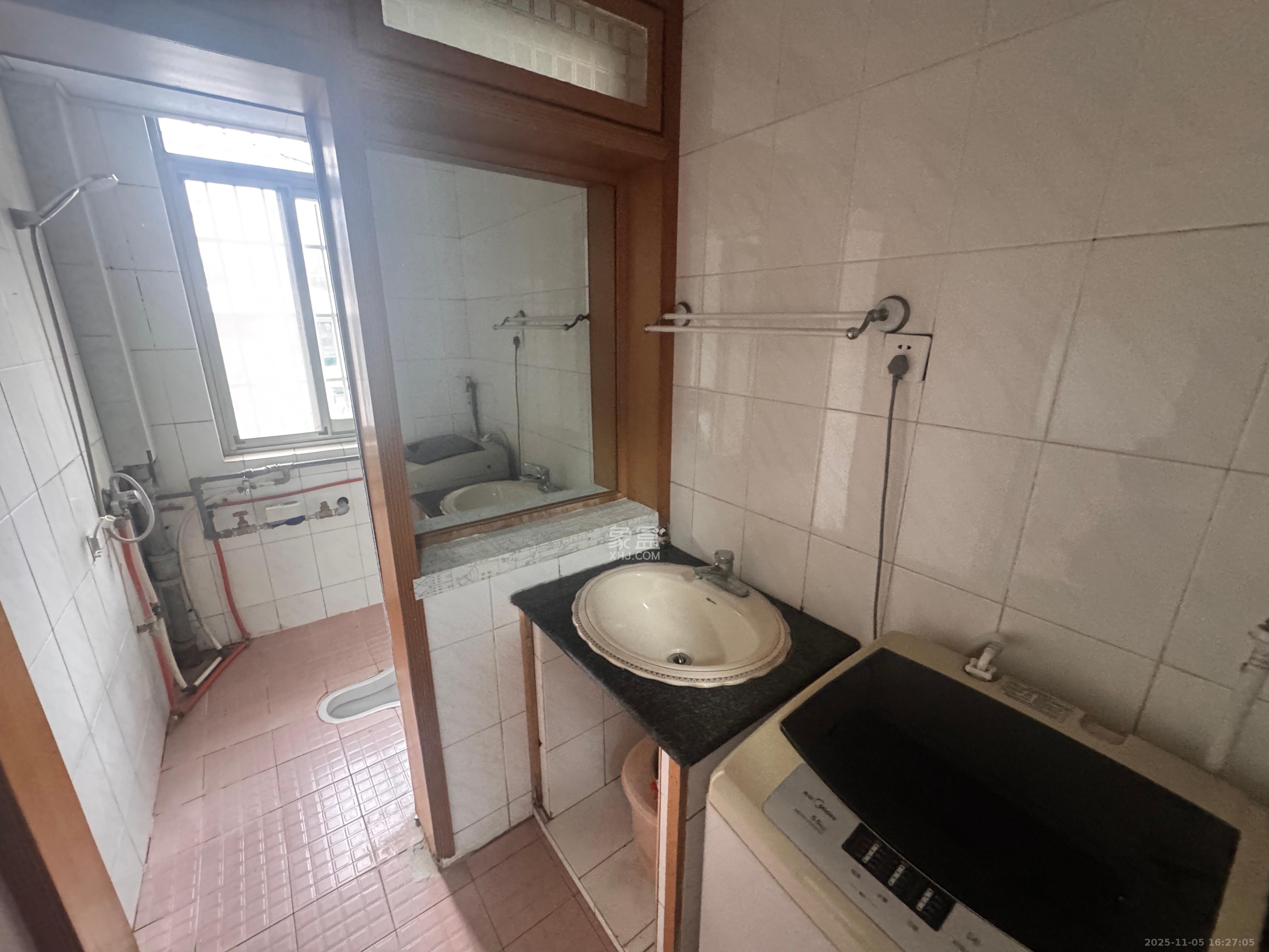 岳麓区公安分局住宅楼 3室2厅2卫 2200.0元/月 岳麓区公安分局住宅楼 3室2厅2卫 2200.0元/月室内图