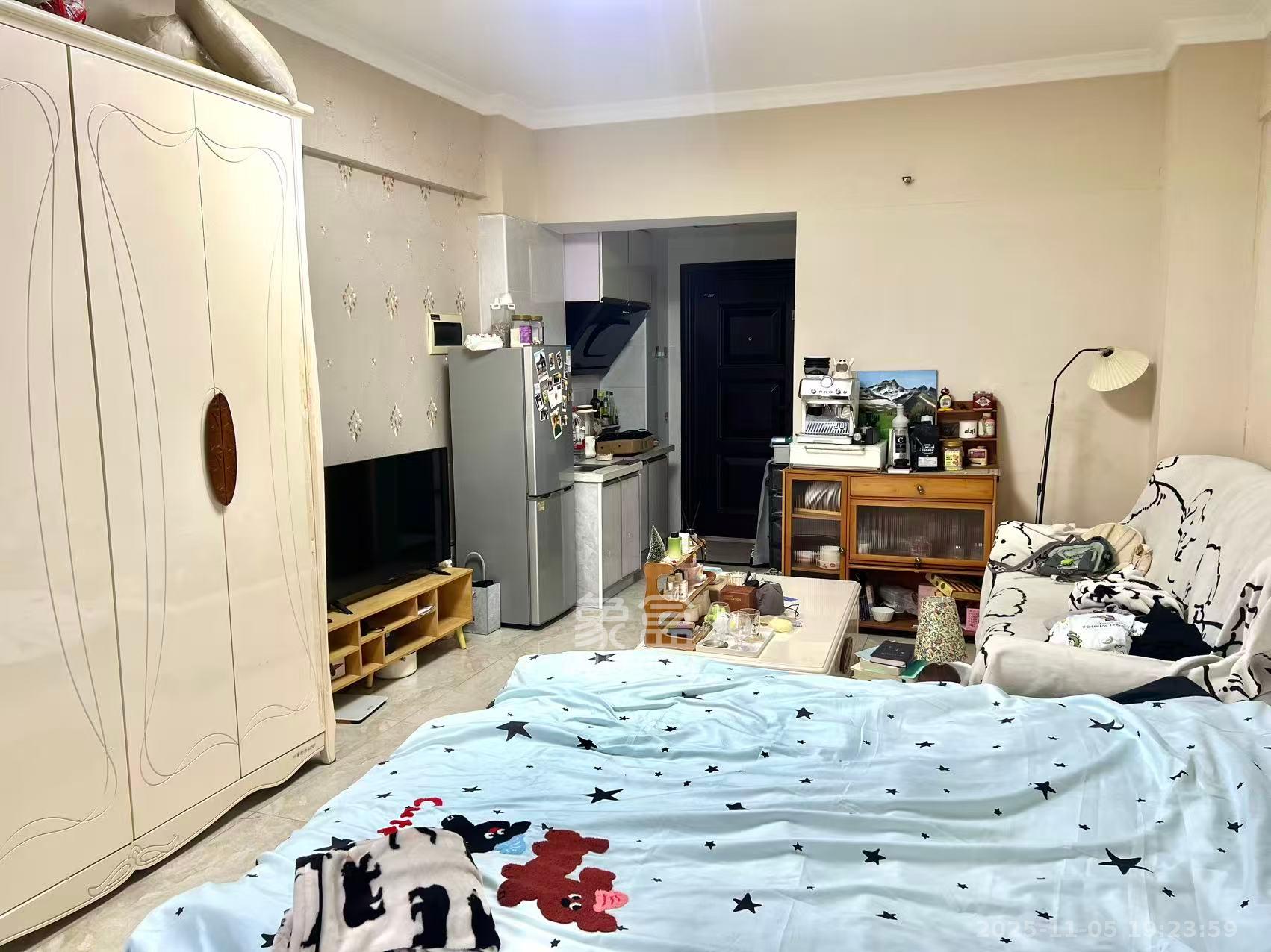 英郡年华  1室1厅1卫    1500.0元/月室内图