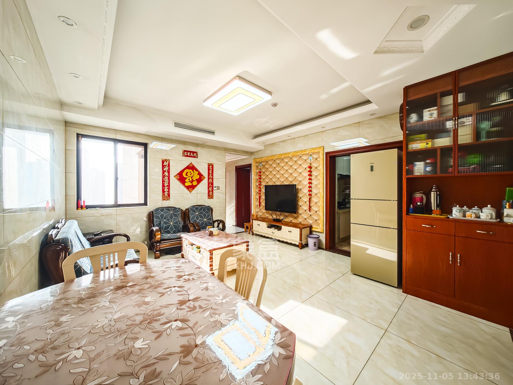 绿地海外滩一期 3室2厅1卫 68.0万 绿地海外滩一期 3室2厅1卫 68.0万客厅