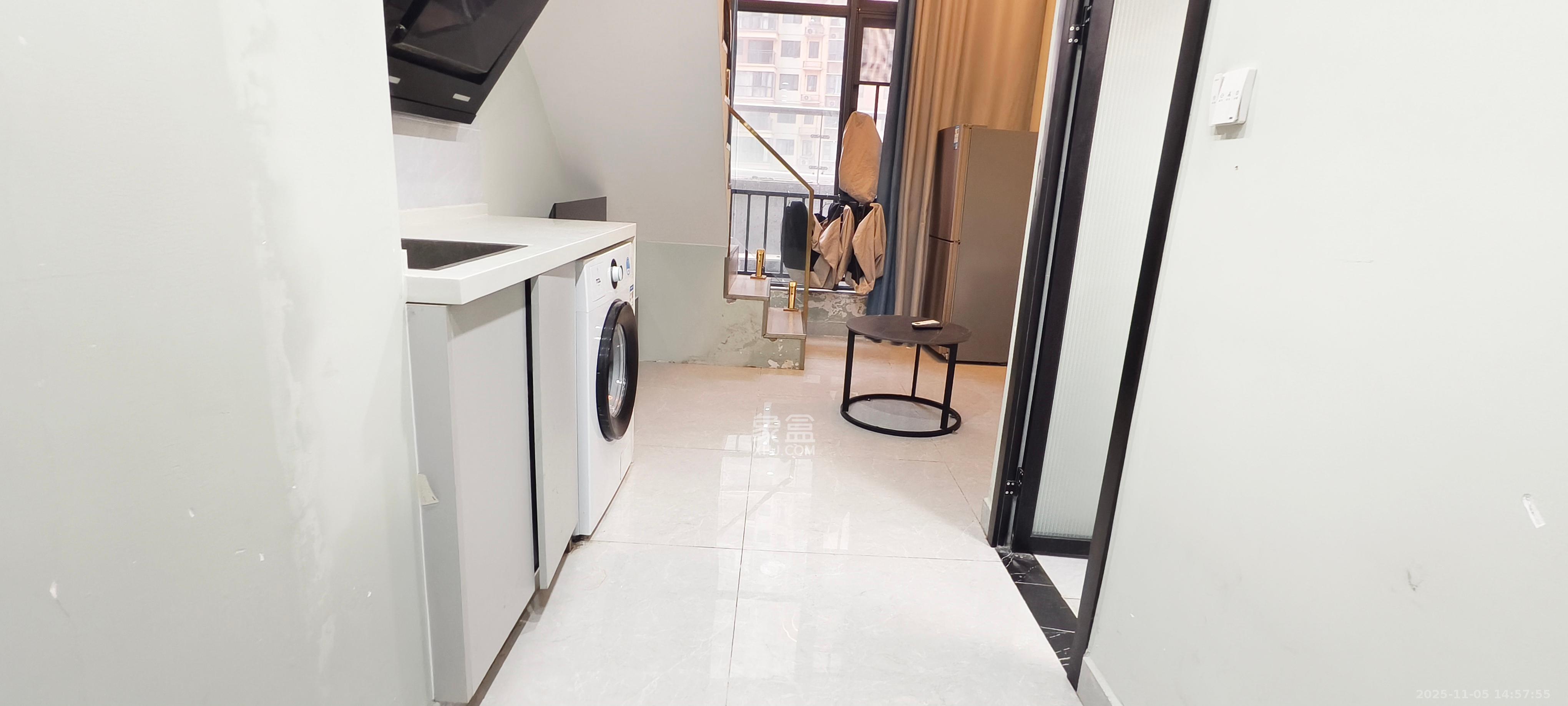 力高凤凰新天  1室1厅1卫    1800.0元/月