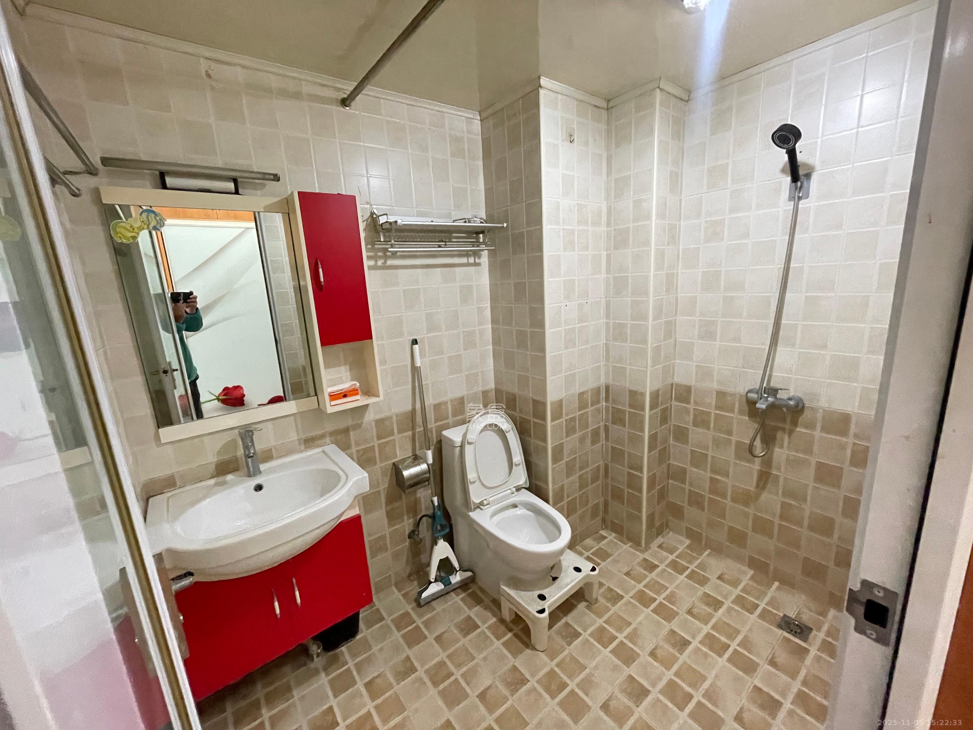 金谷大厦（桐梓坡西路）  1室1厅1卫    1500.0元/月室内图