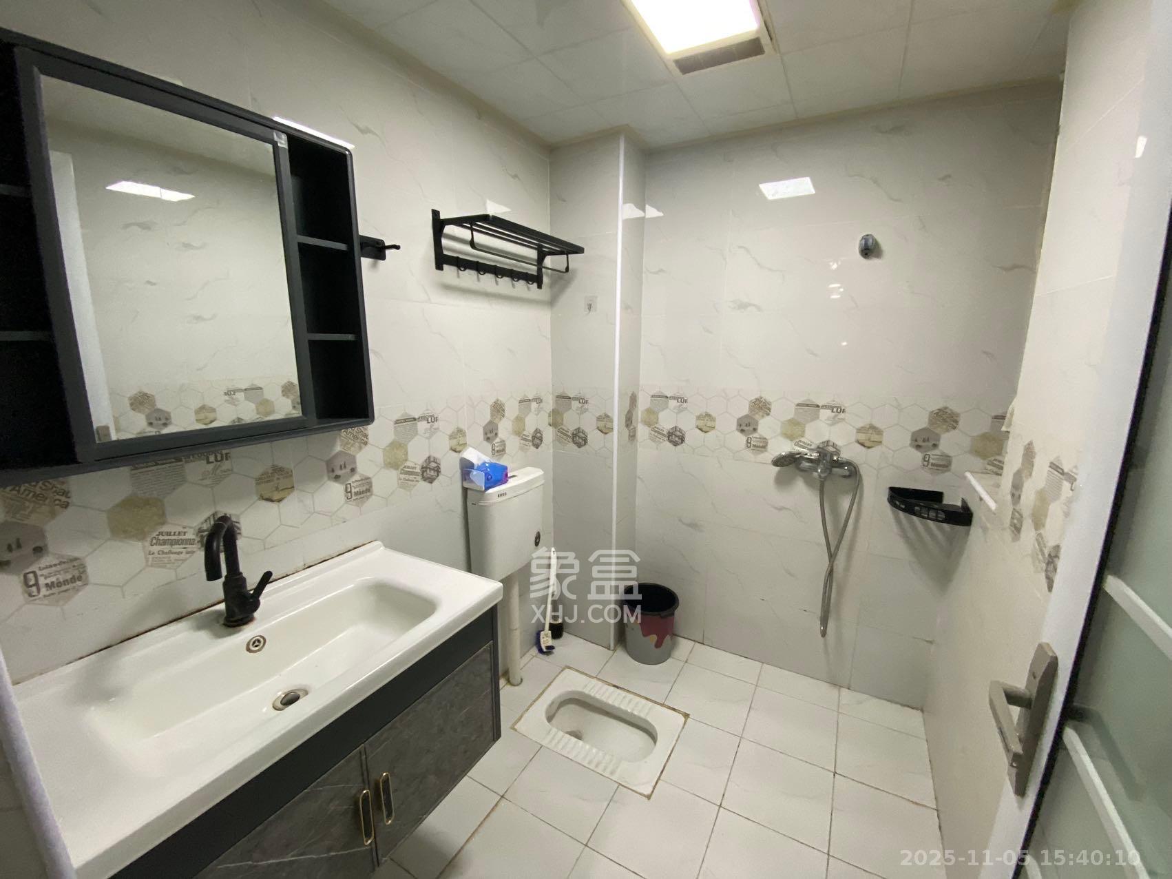 荣盛花语城  3室2厅1卫    2100.0元/月室内图