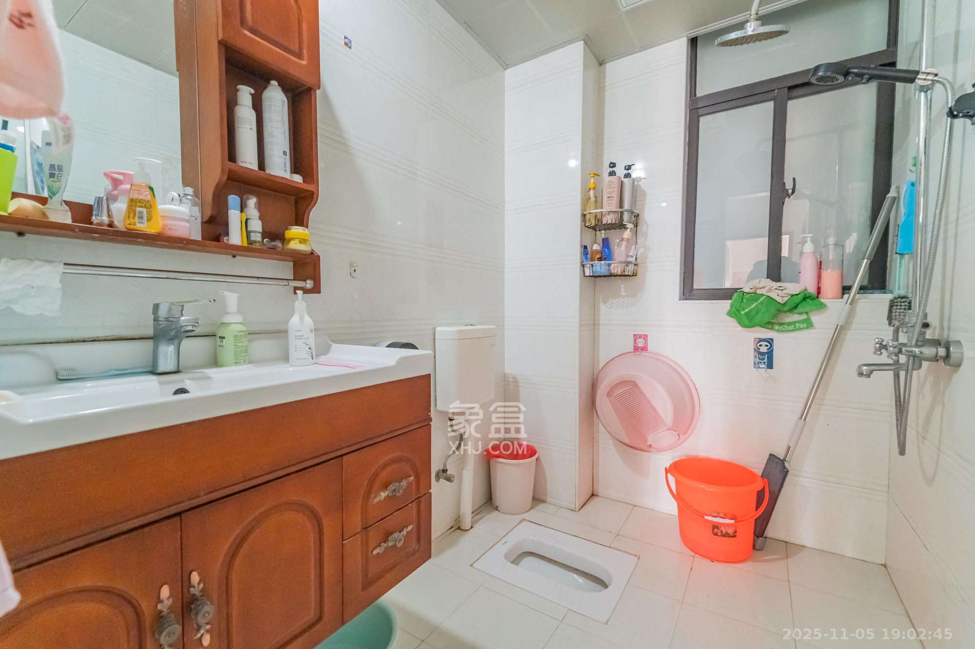 幸福里润城（幸福里二期）  3室2厅1卫    53.8万卫生间