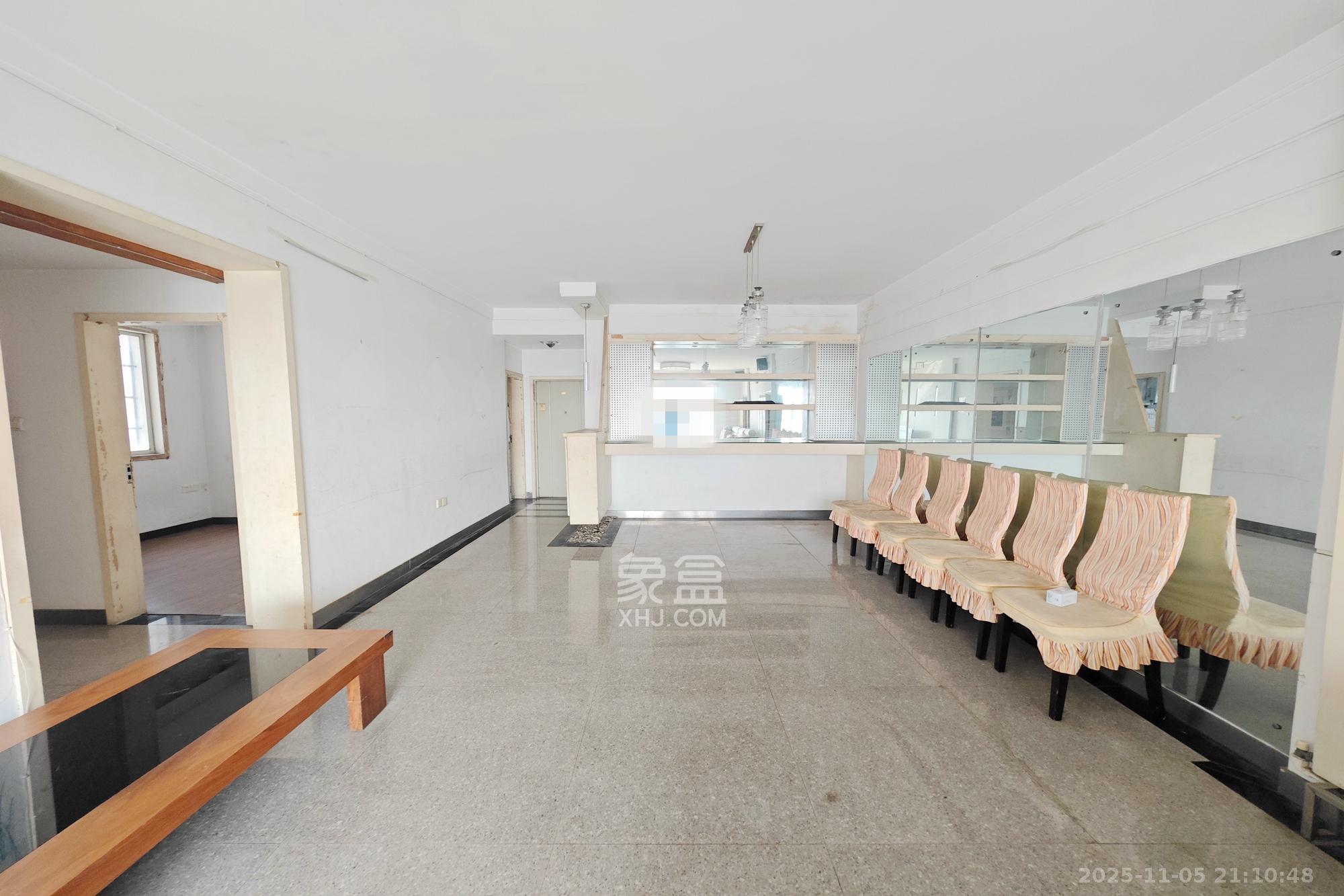 一心花苑  3室2厅2卫    105.0万