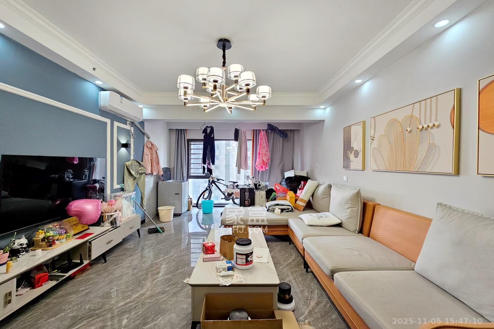 阳光城尚东湾愉景苑 3室2厅2卫 2600.0元/月 阳光城尚东湾愉景苑 3室2厅2卫 2600.0元/月室内图