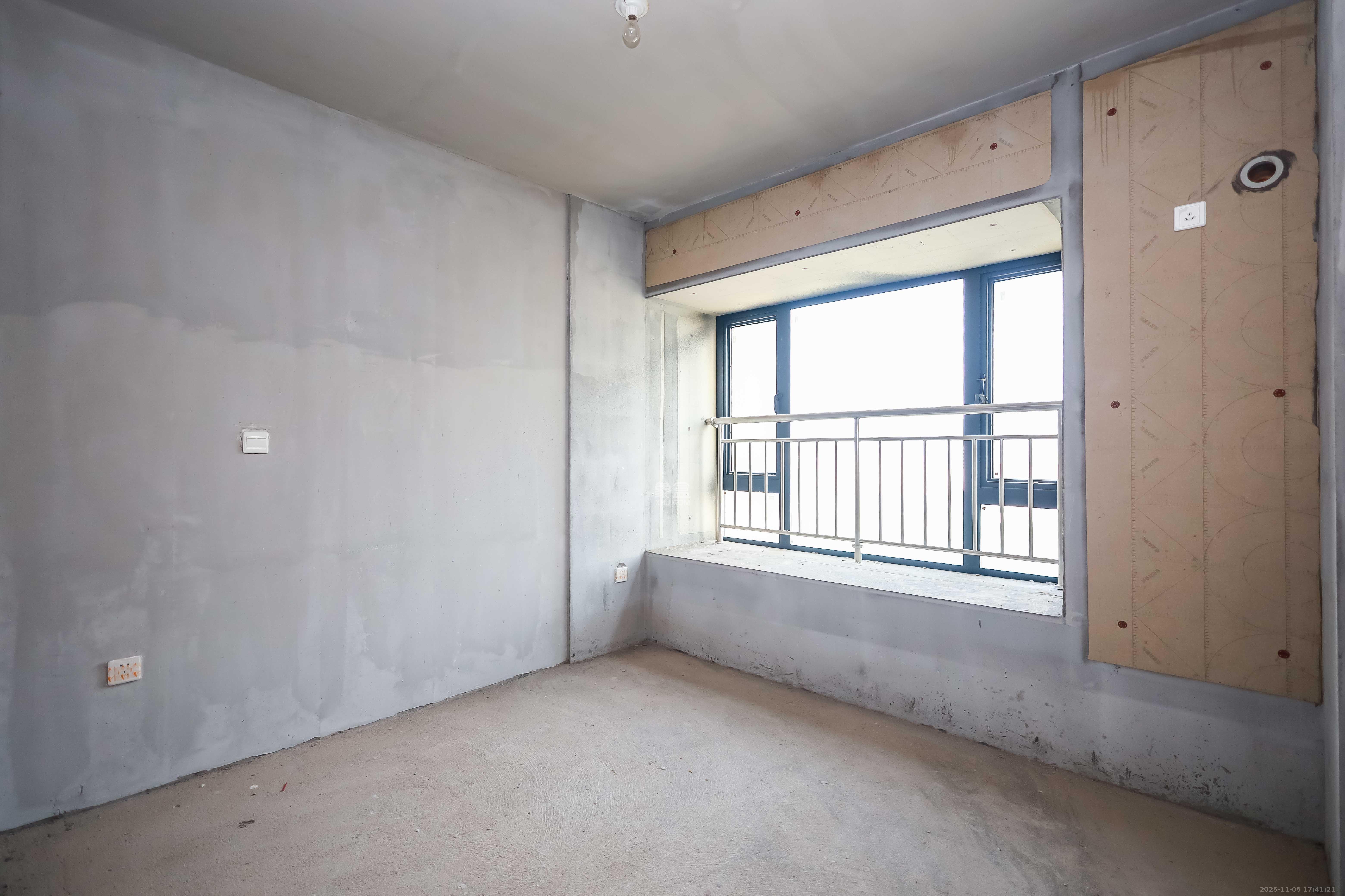 金侨风华府 3室2厅2卫 88.0万 金侨风华府 3室2厅2卫 88.0万卧室