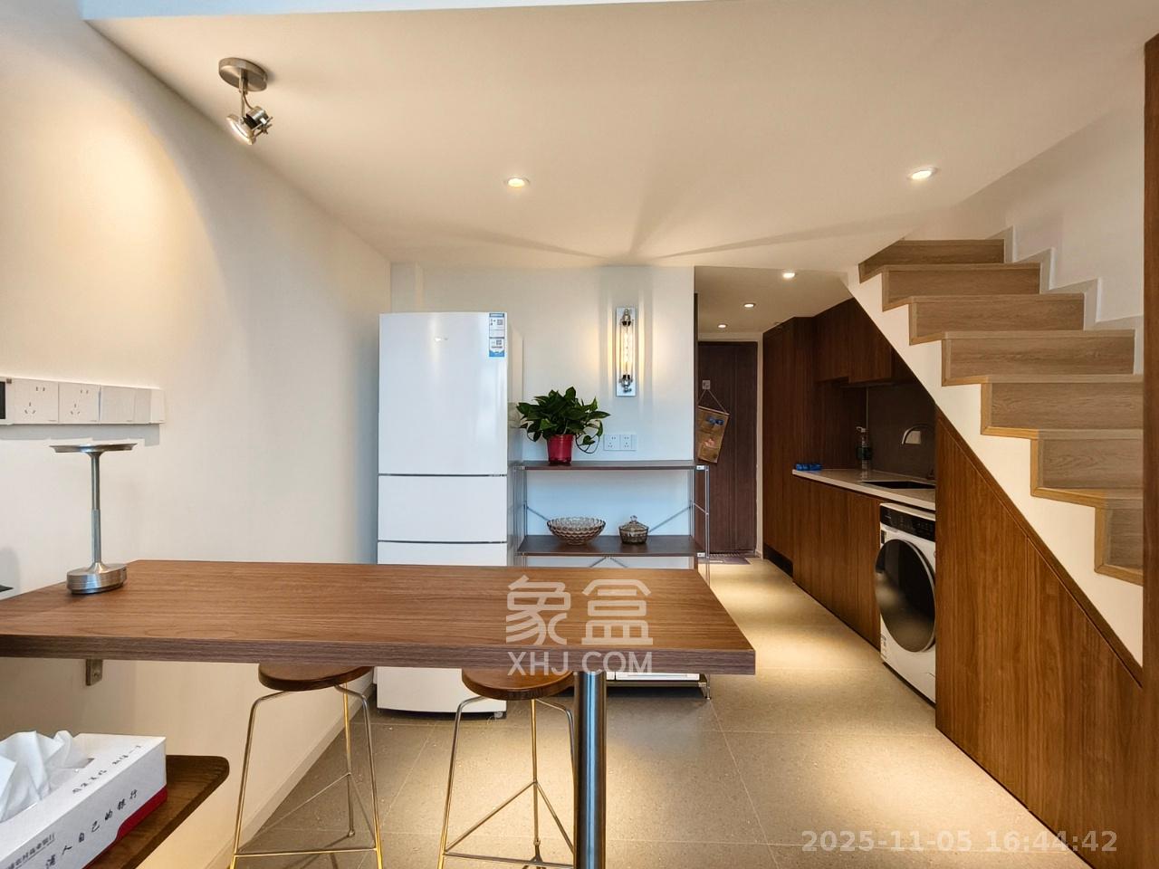 卓越中寰 2室1厅1卫 3200.0元/月 卓越中寰 2室1厅1卫 3200.0元/月室内图