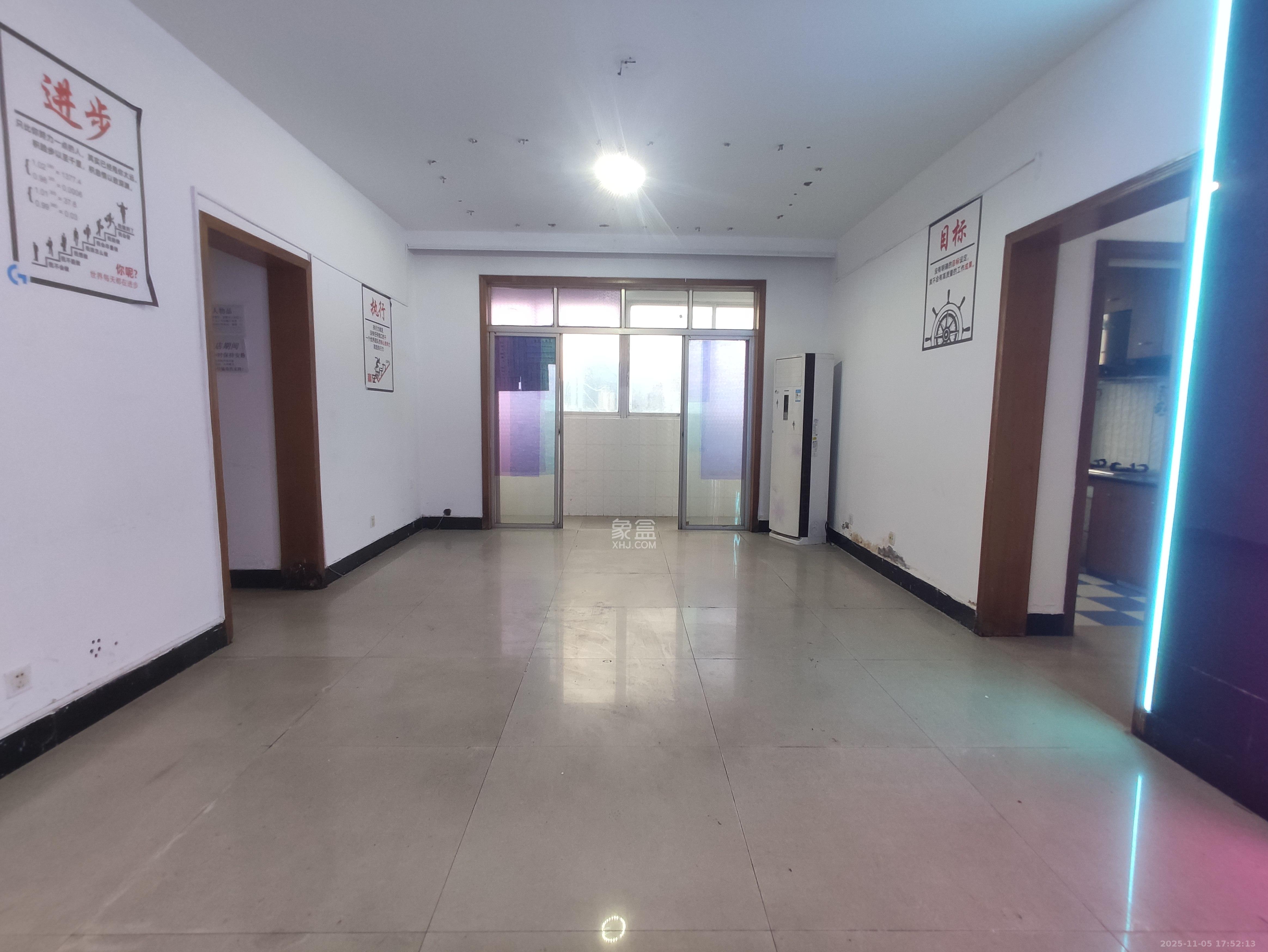 华瑞电子商厦（湖南科佳摄影城）  1室1厅1卫    3200.0元/月室内图