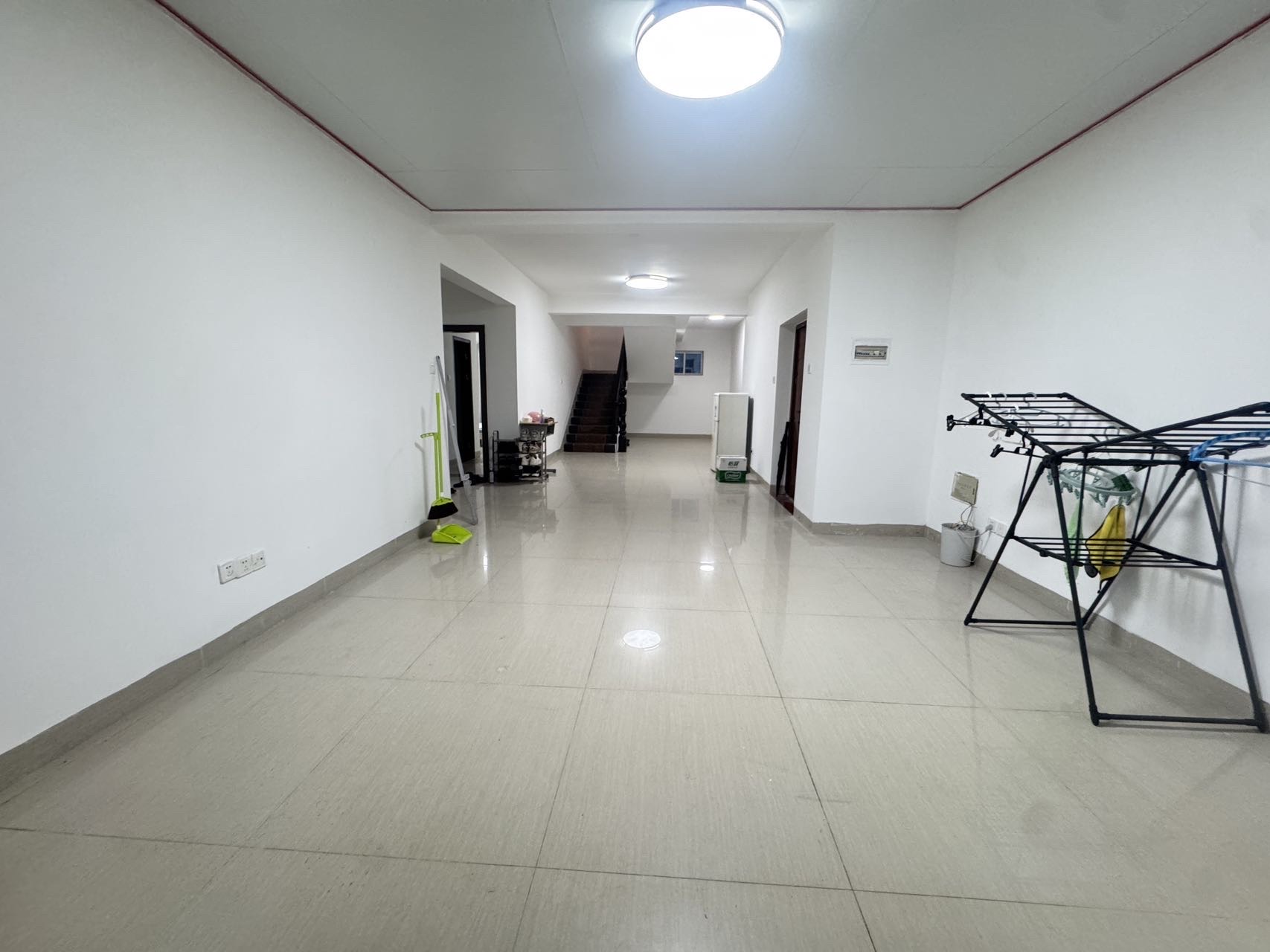 和谐家园(锦和广场) 6室3厅4卫 318.0万 和谐家园(锦和广场) 6室3厅4卫 318.0万客厅