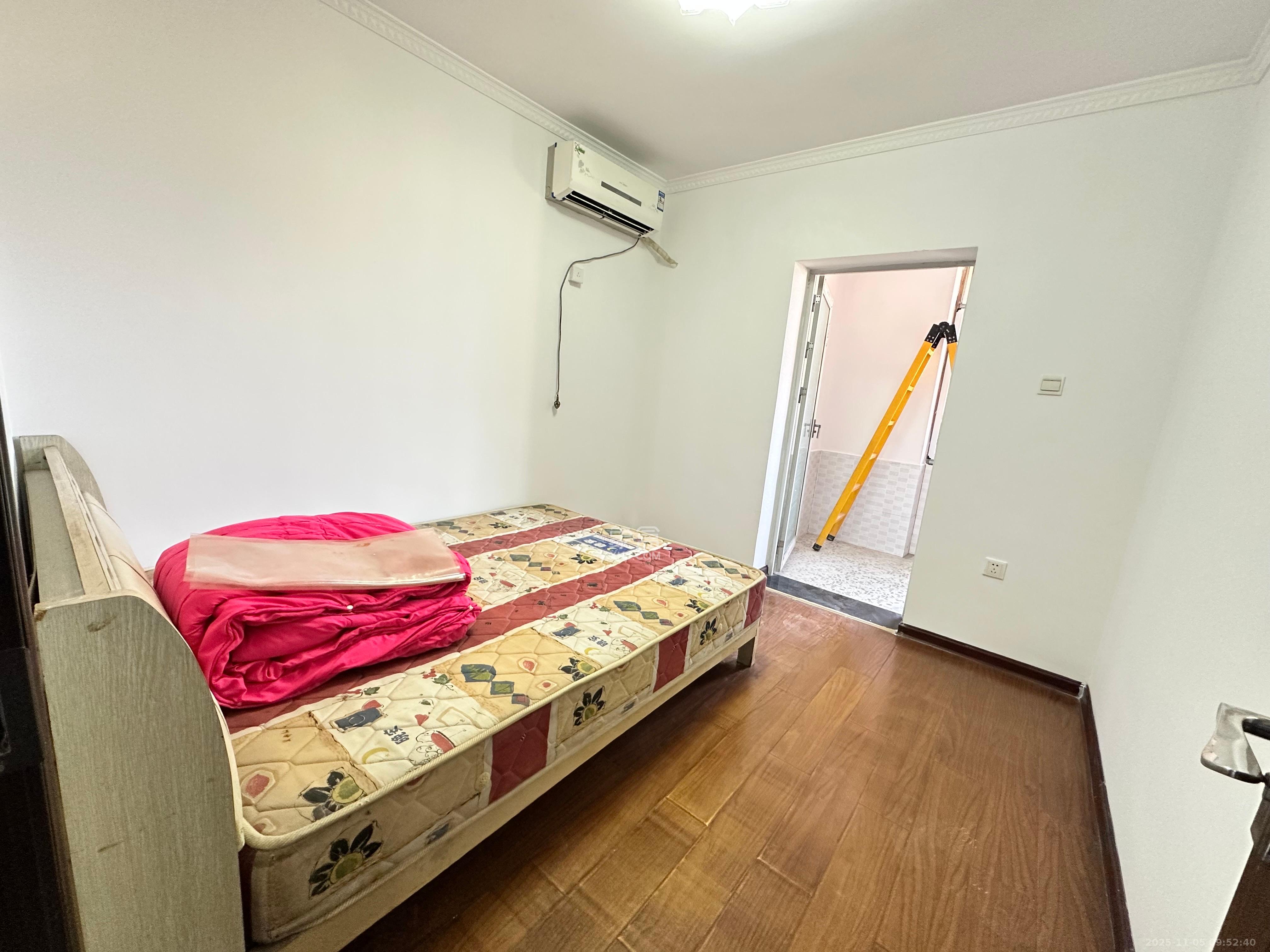 群芳园  3室1厅1卫    1700.0元/月室内图