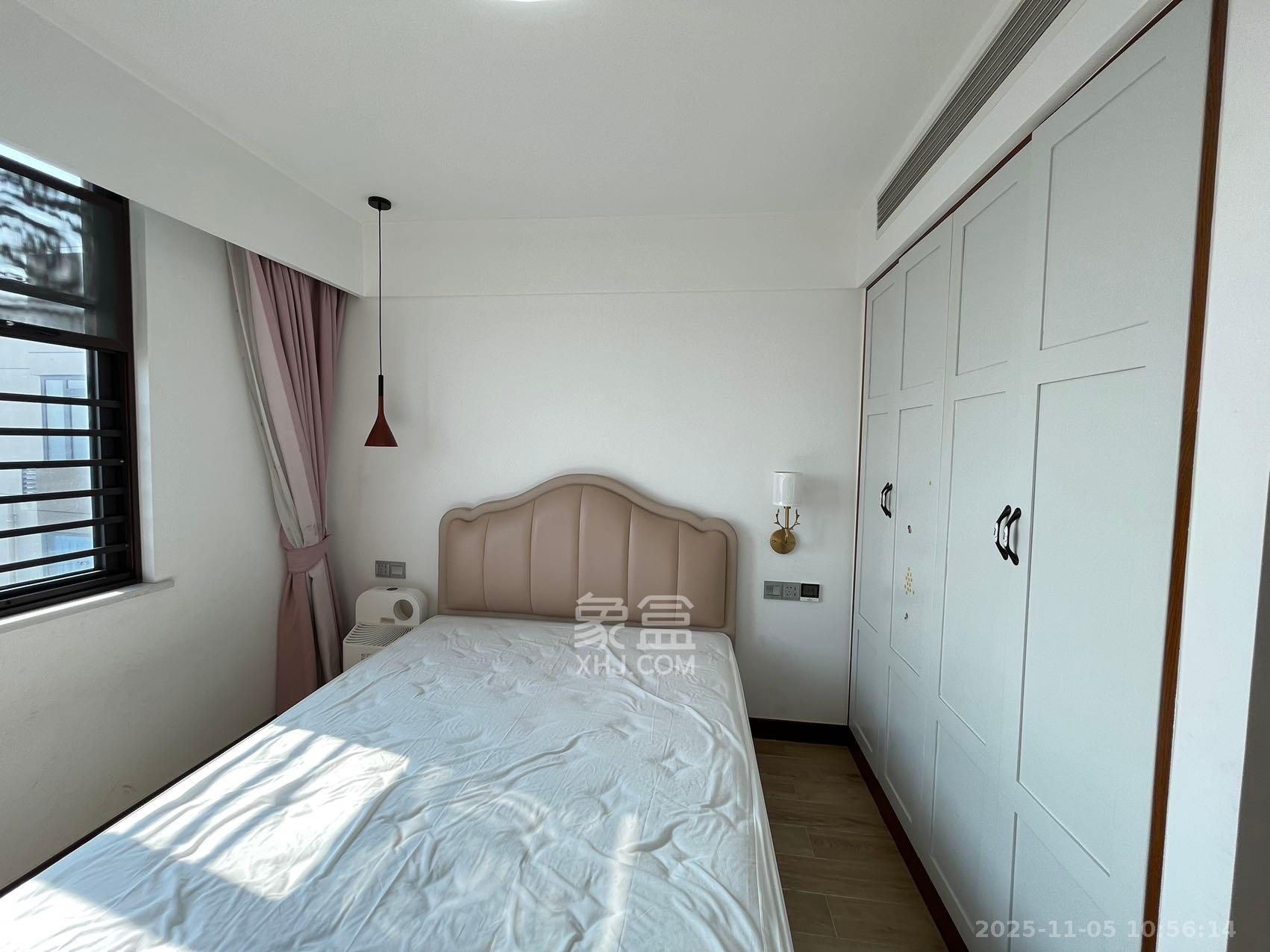 万科金域蓝湾  5室2厅3卫    8800.0元/月室内图