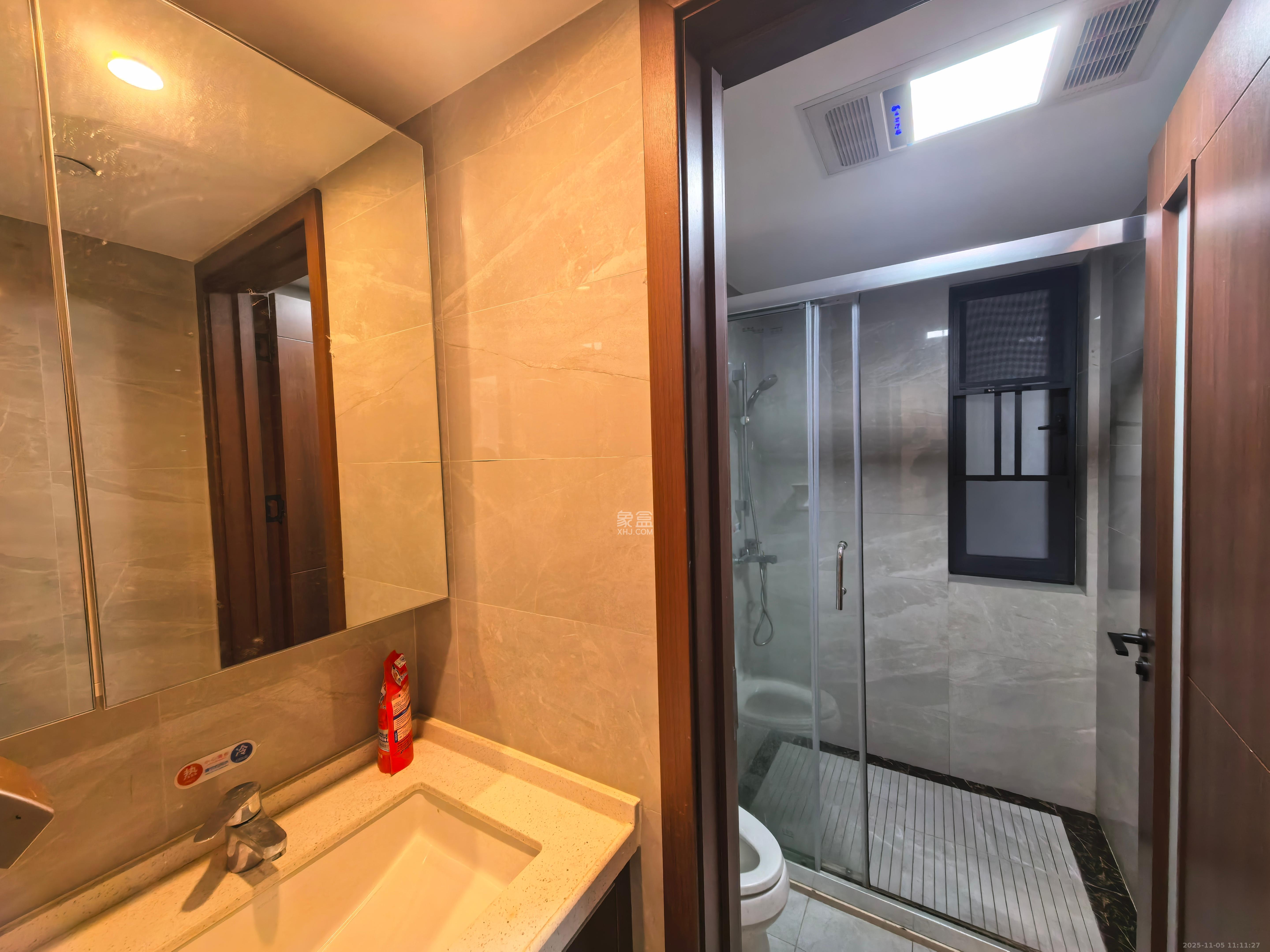 绿地长沙城际空间站(绿地新里佳苑) 1室0厅0卫 3500.0元/月 绿地长沙城际空间站(绿地新里佳苑) 1室0厅0卫 3500.0元/月室内图