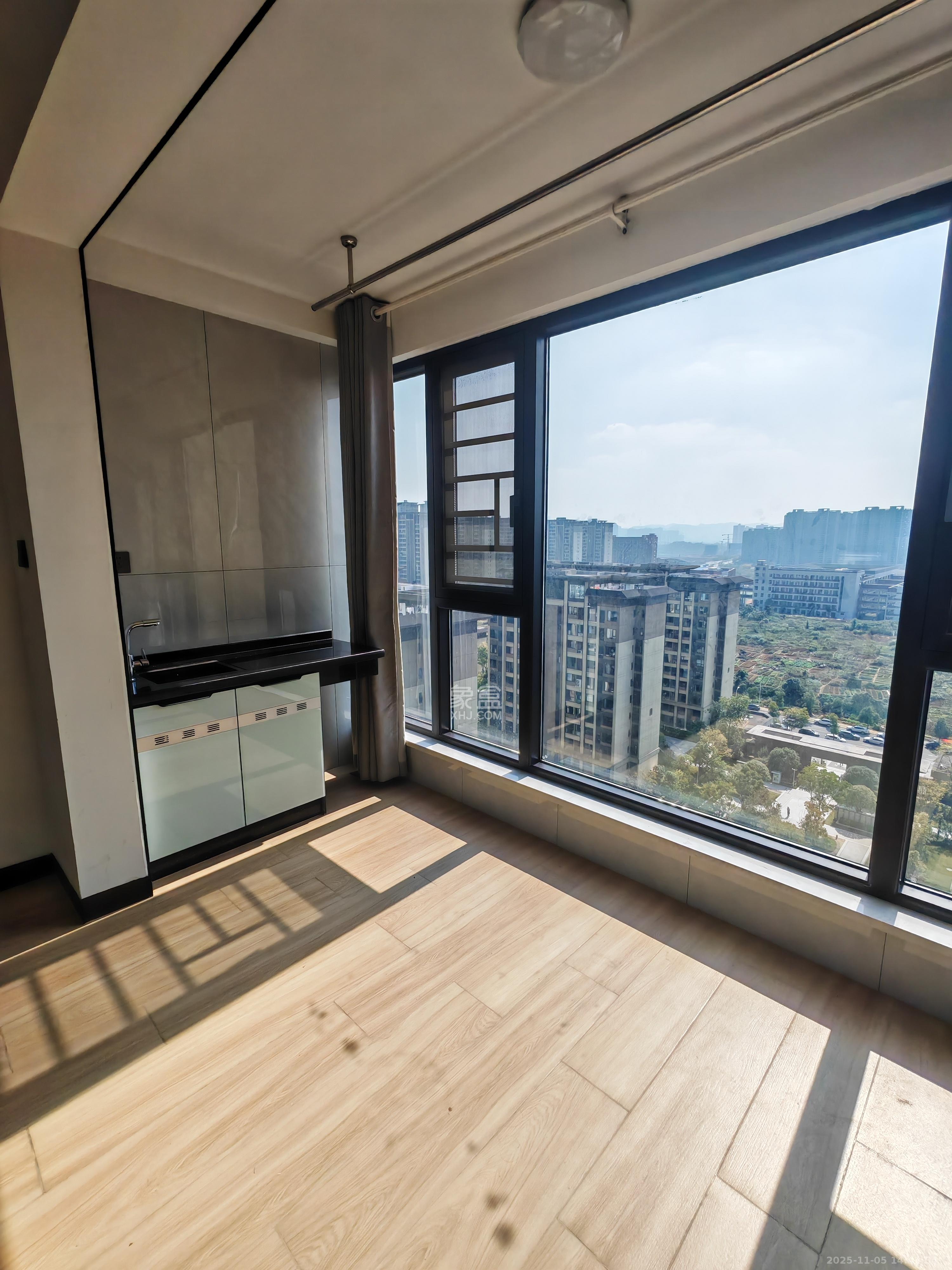 汉唐世家一期 3室2厅2卫 2600.0元/月 汉唐世家一期 3室2厅2卫 2600.0元/月室内图