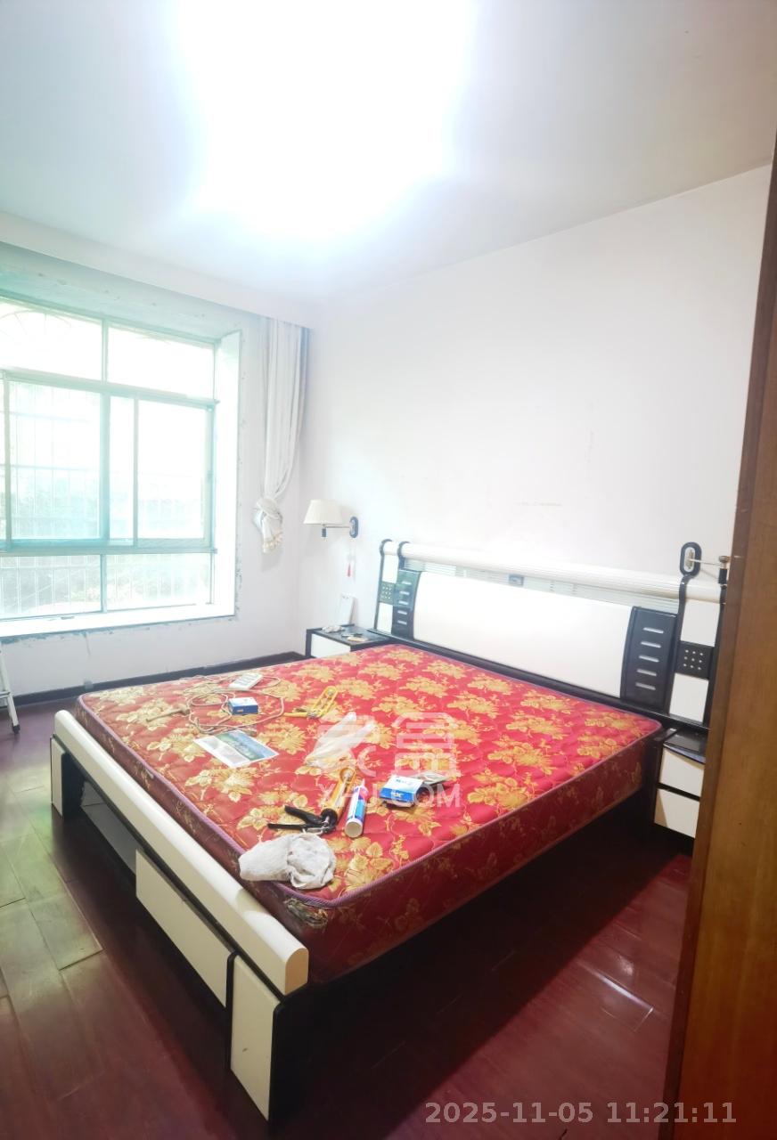 高升小区  3室2厅2卫    2100.0元/月室内图