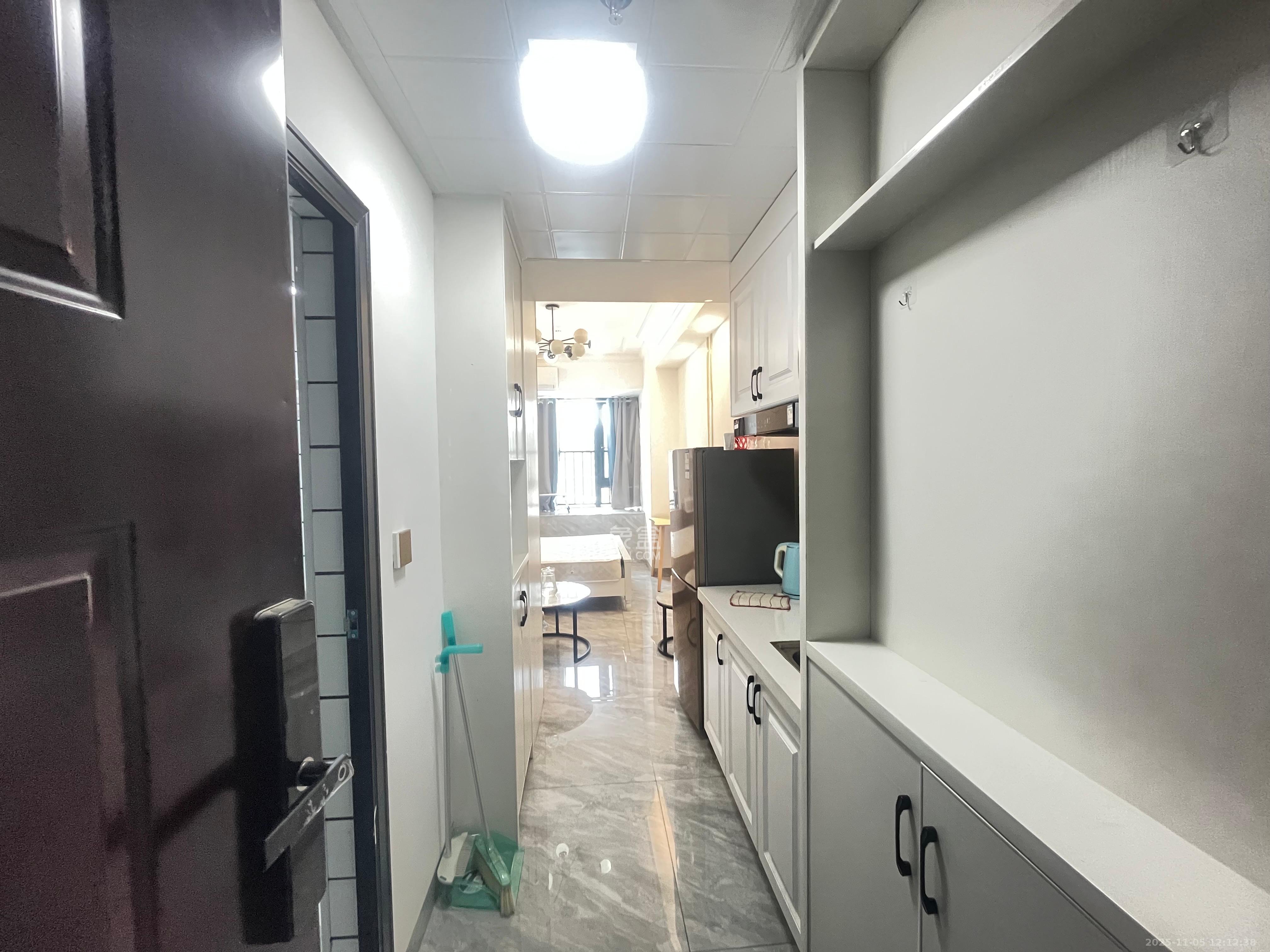 保利麓谷林语I区  1室1厅1卫    1500.0元/月室内图