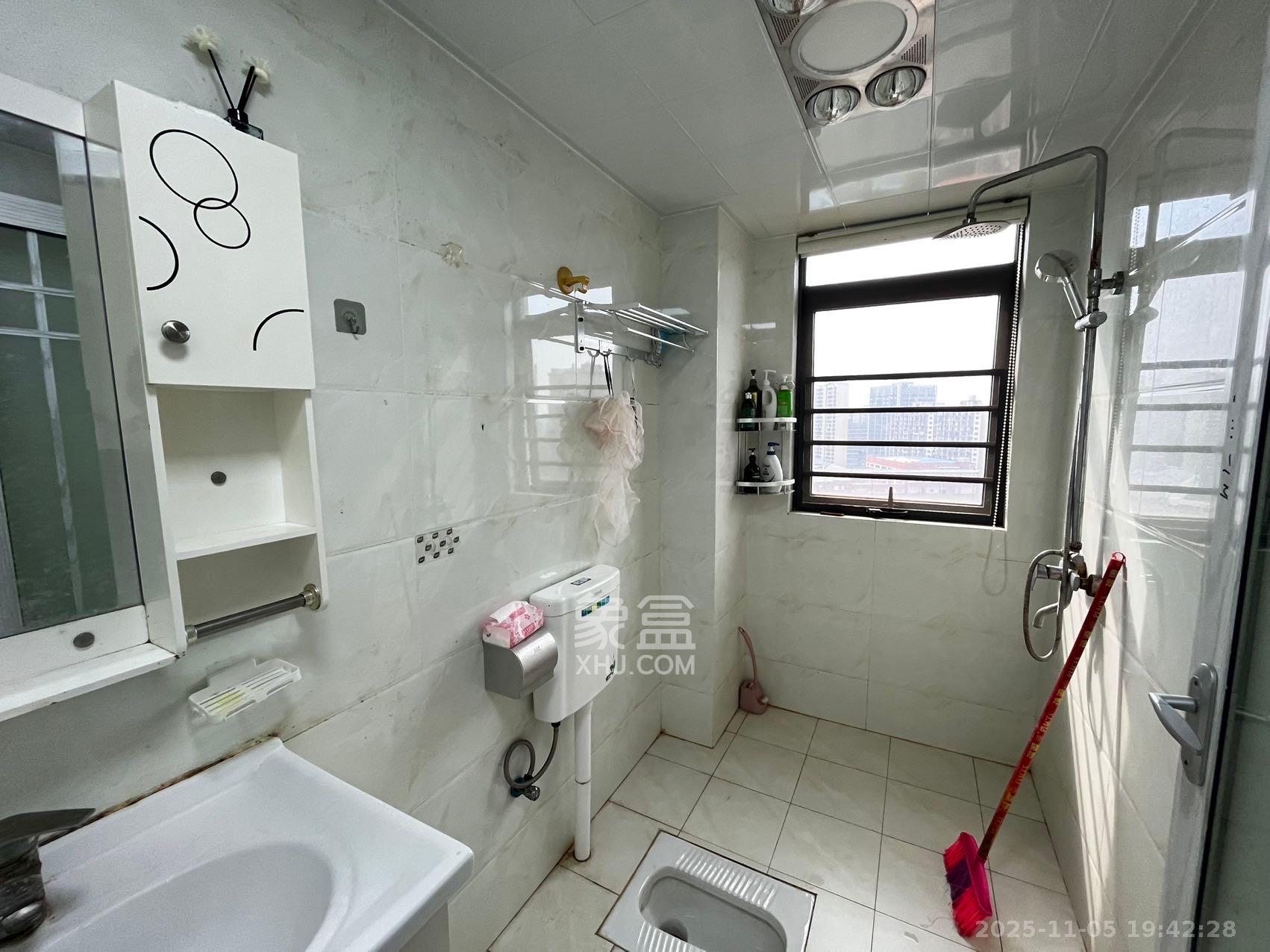 中南红领邦（红星嘉和苑）  1室1厅1卫    1600.0元/月室内图