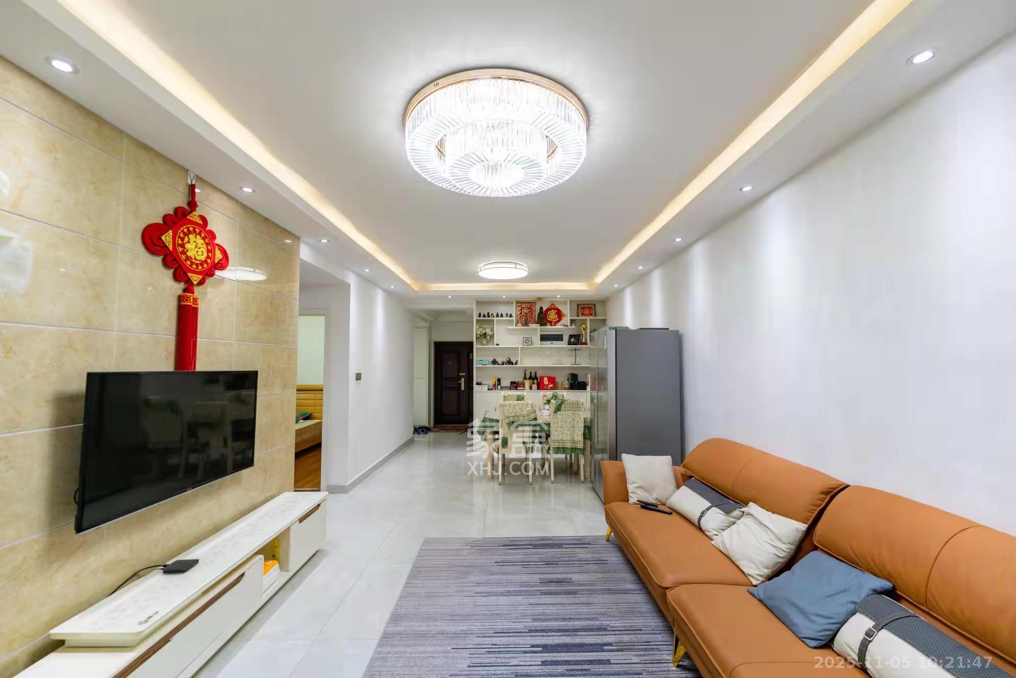 新城新世界一二三期  2室2厅1卫    3200.0元/月