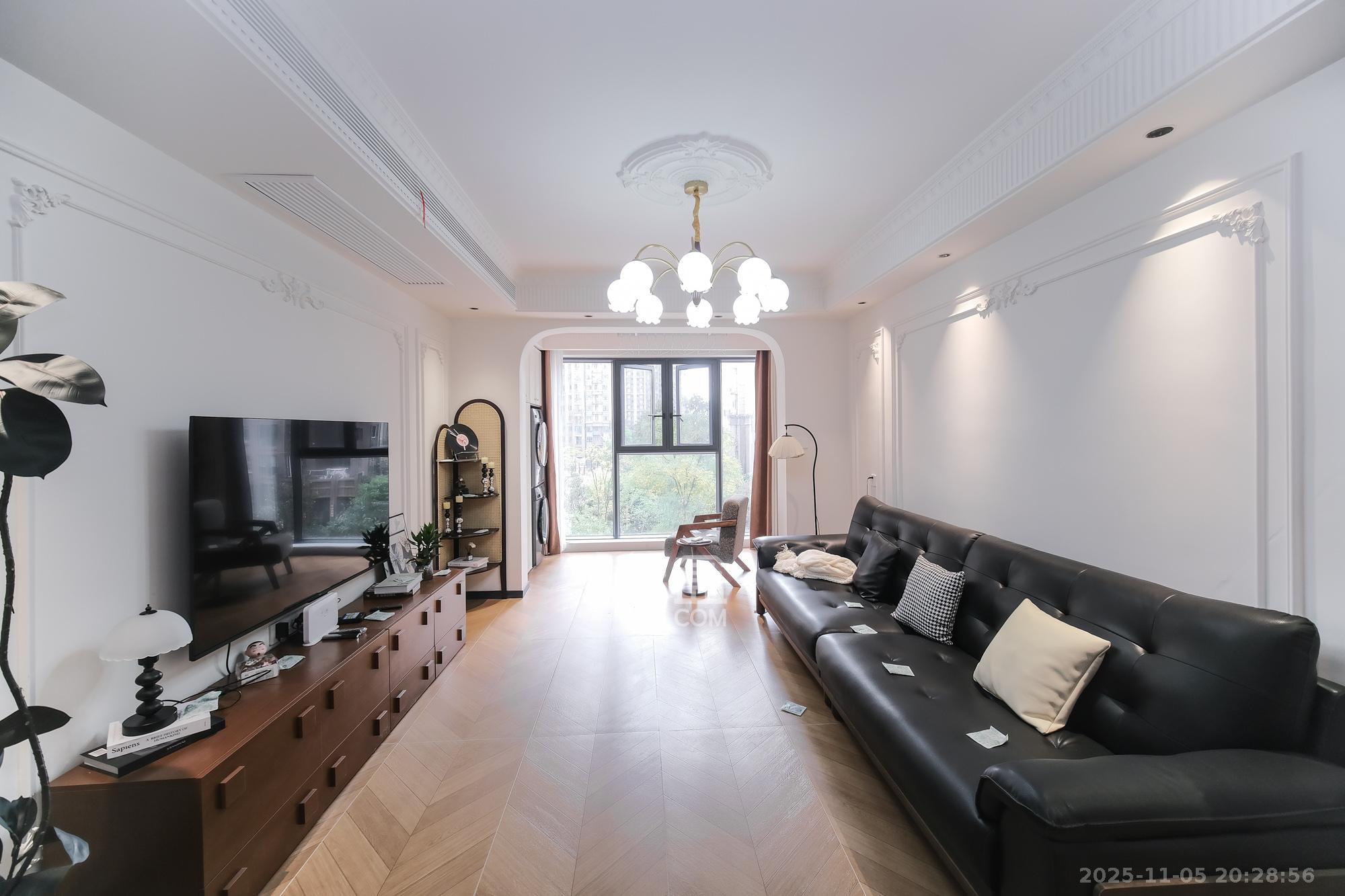 荣盛花语城 2室2厅1卫 85.8万 荣盛花语城 2室2厅1卫 85.8万客厅