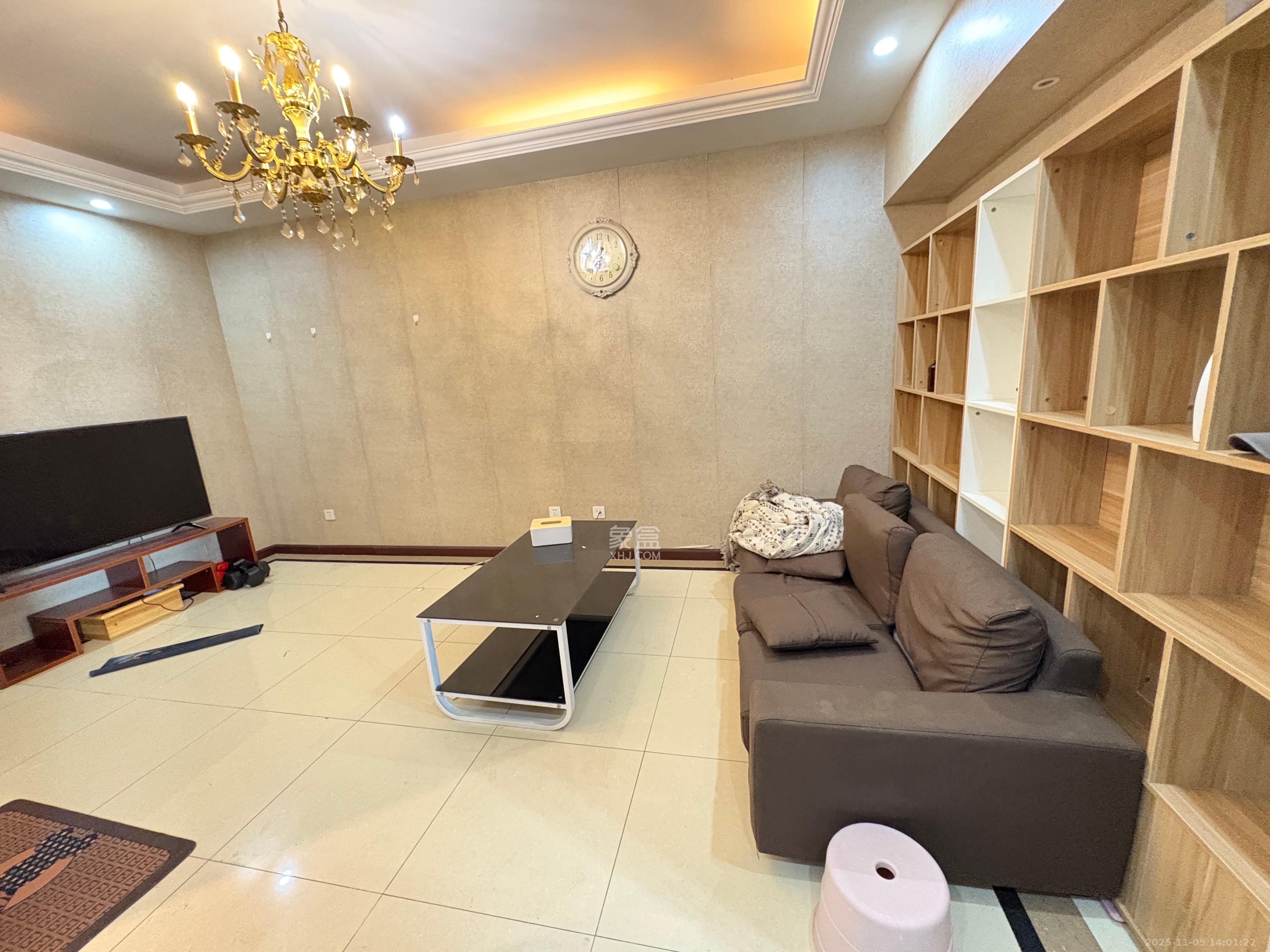 郡原居里  1室0厅1卫    1300.0元/月室内图1