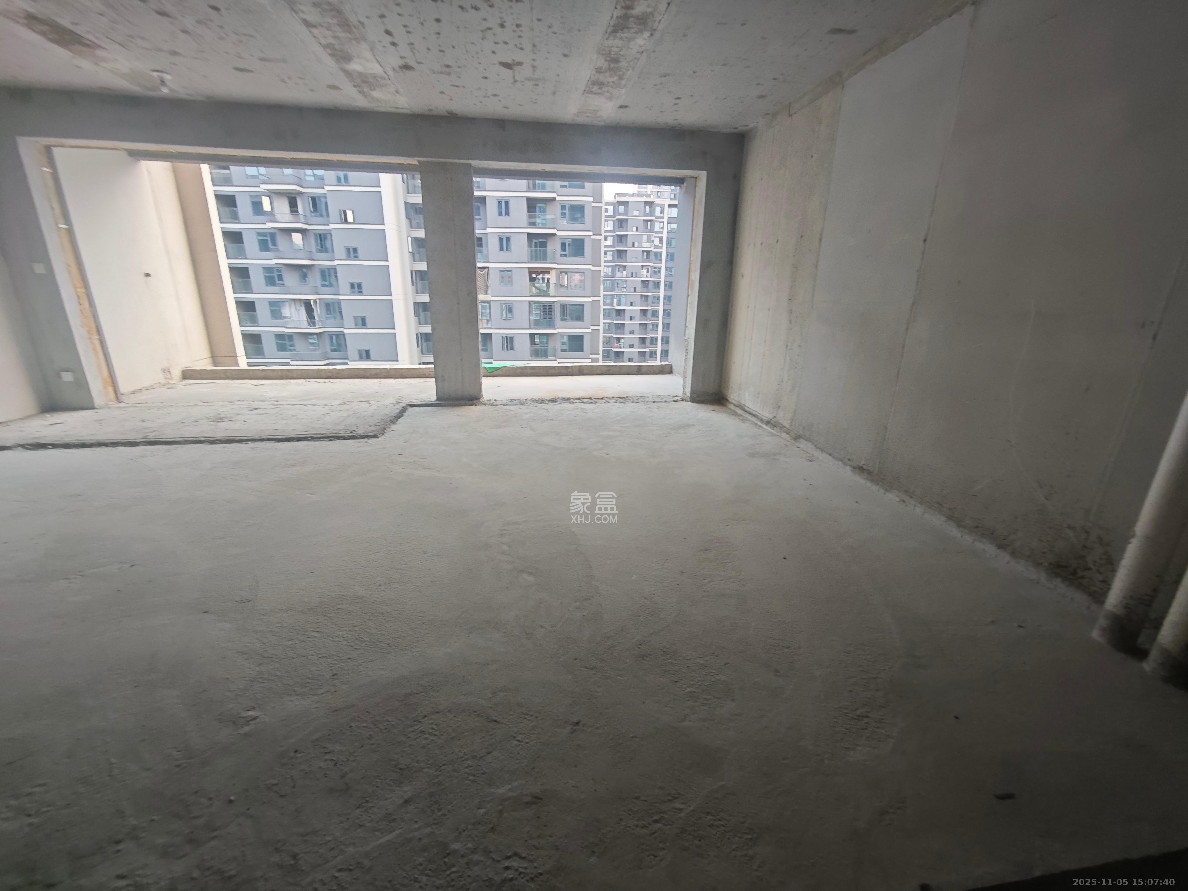 新城明昱东方  4室2厅2卫    4500.0元/月室内图1