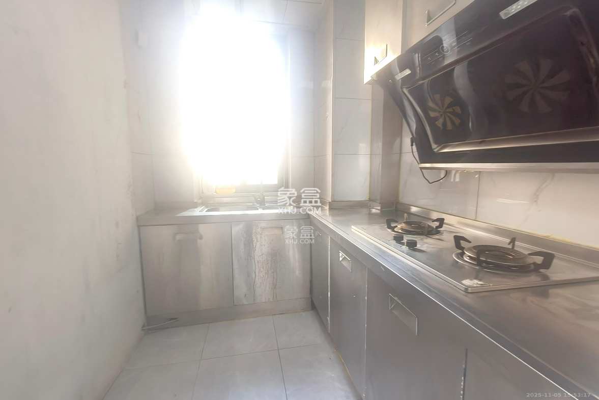 东方美地 4室2厅2卫 3200.0元/月 东方美地 4室2厅2卫 3200.0元/月室内图