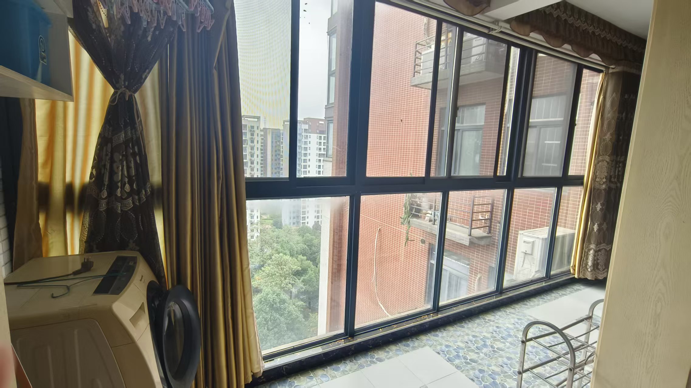 会龙山溪谷(住宅) 3室2厅2卫 2280.0元/月 会龙山溪谷(住宅) 3室2厅2卫 2280.0元/月室内图