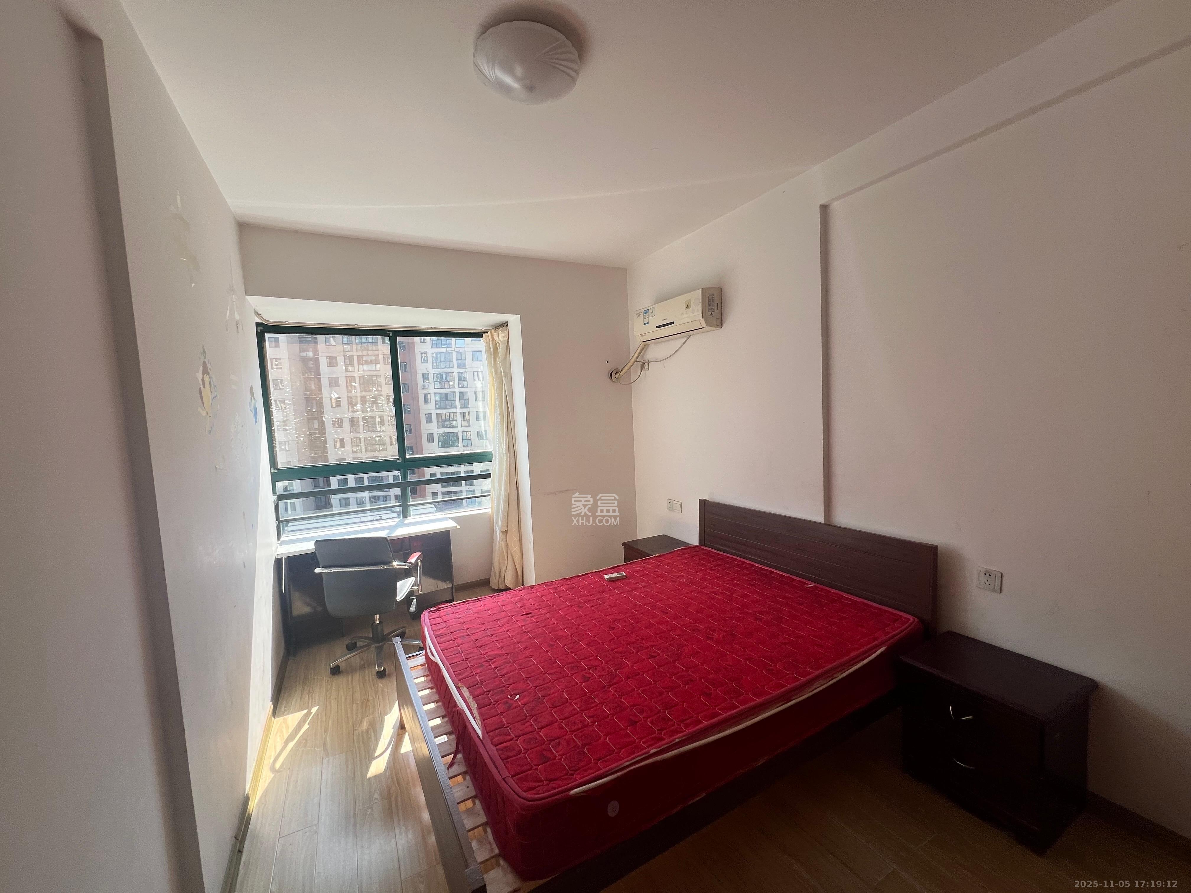 华盛世纪新城  1室2厅2卫    2500.0元/月室内图