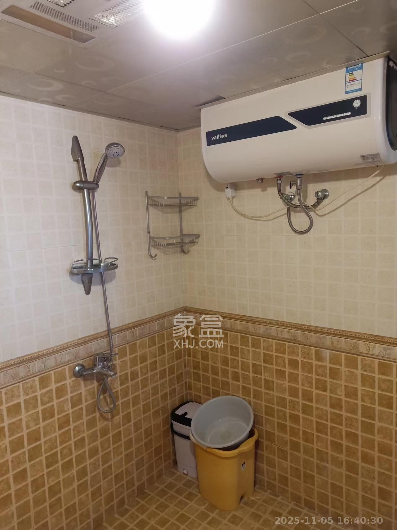 恒盛世家 4室2厅2卫 3200.0元/月 恒盛世家 4室2厅2卫 3200.0元/月室内图