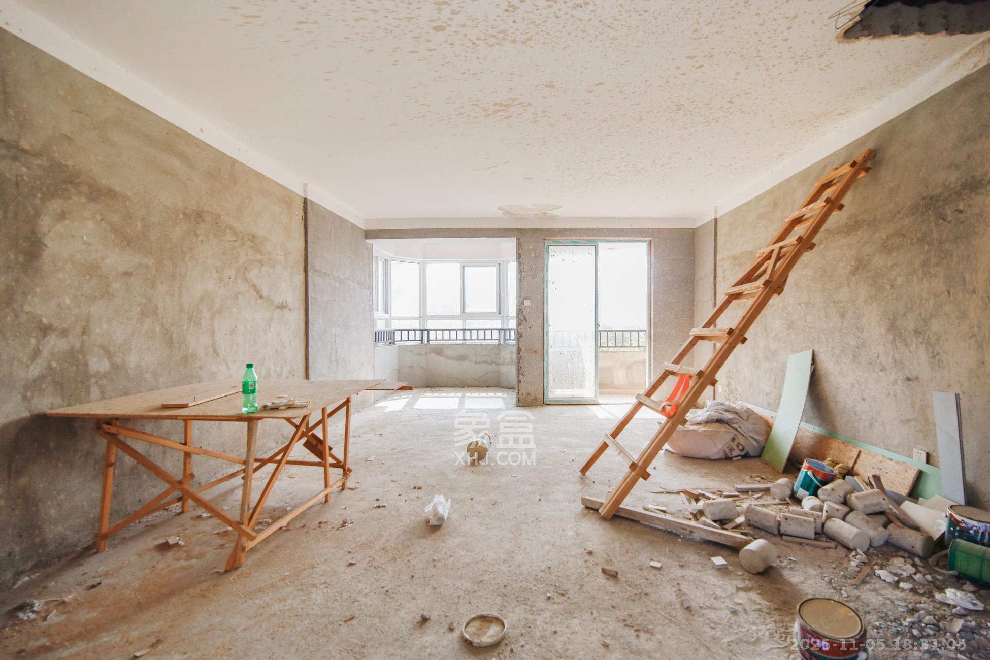 山水庭院  3室2厅2卫    70.0万