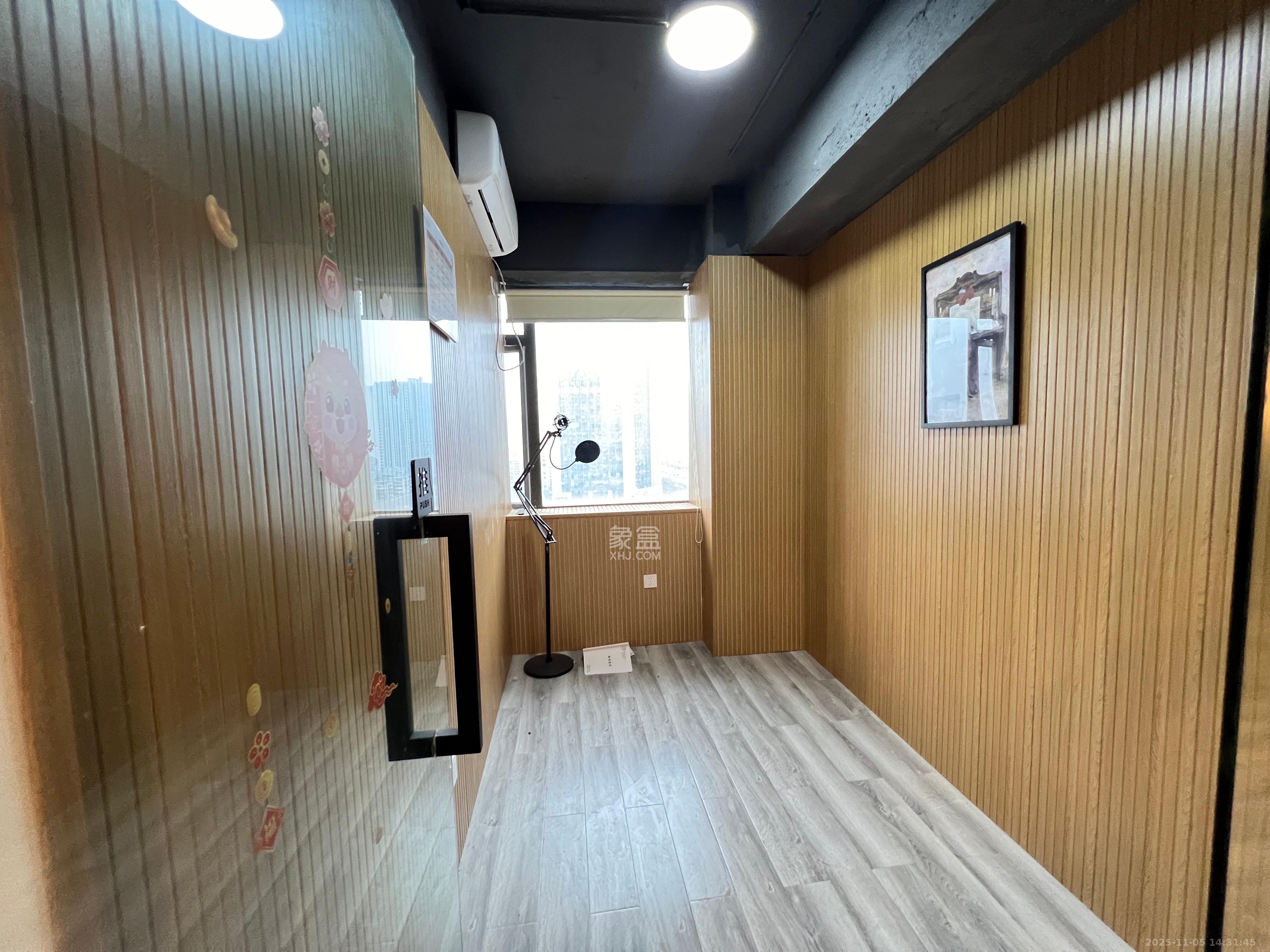 长房中庭国际（东郡华蓉广场）  2室2厅1卫    5500.0元/月室内图