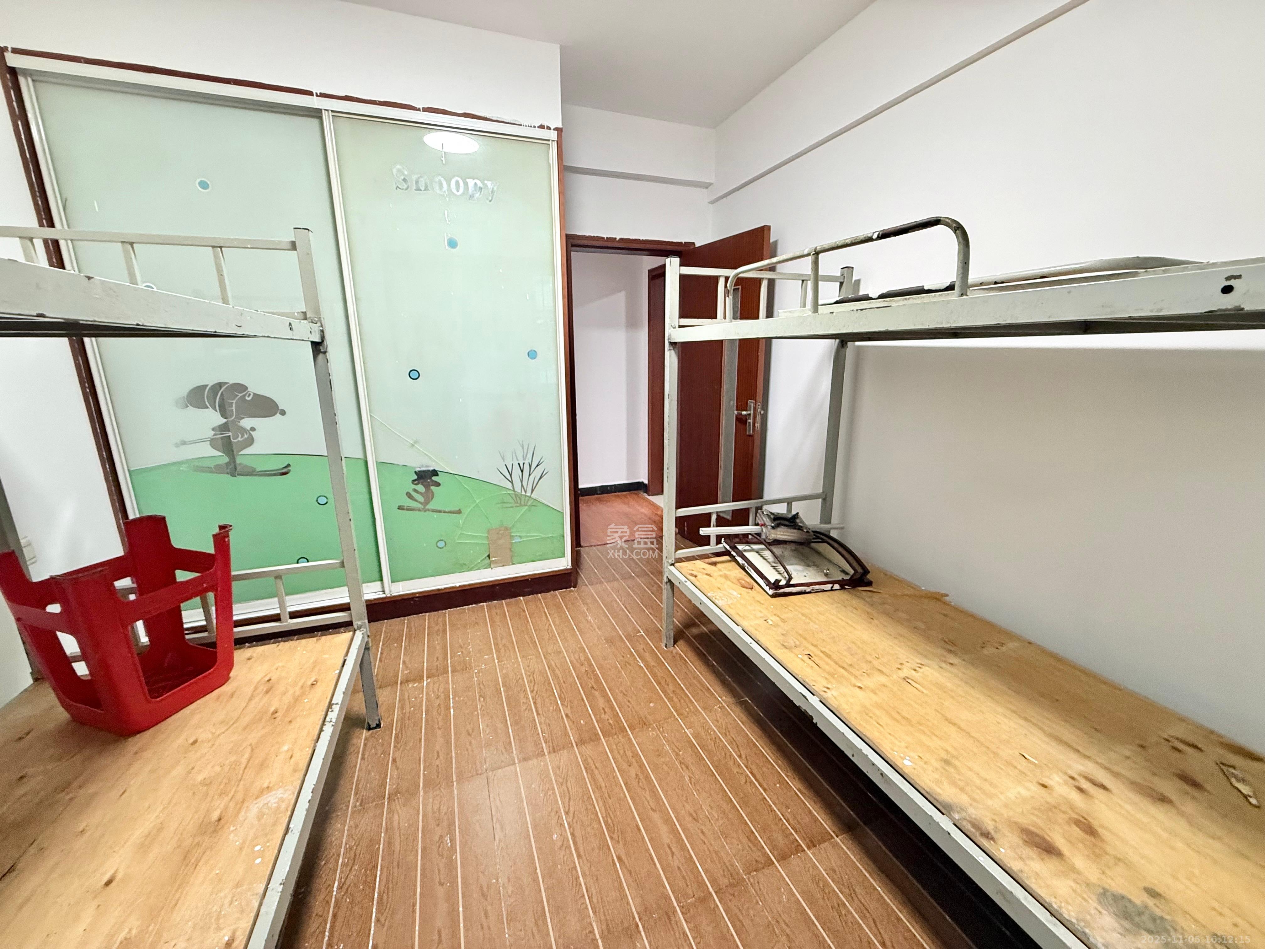 星蓝湾  3室2厅2卫    2600.0元/月室内图