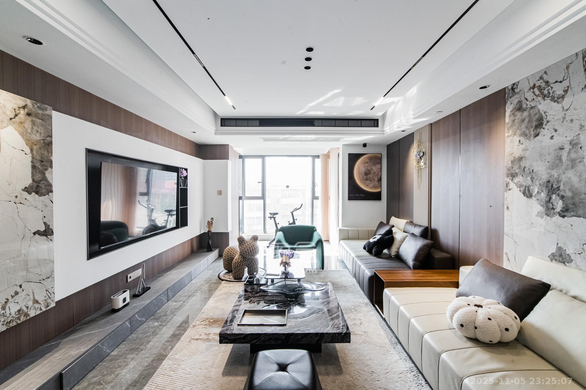 北辰瀚江府 3室2厅2卫 238.0万 北辰瀚江府 3室2厅2卫 238.0万客厅