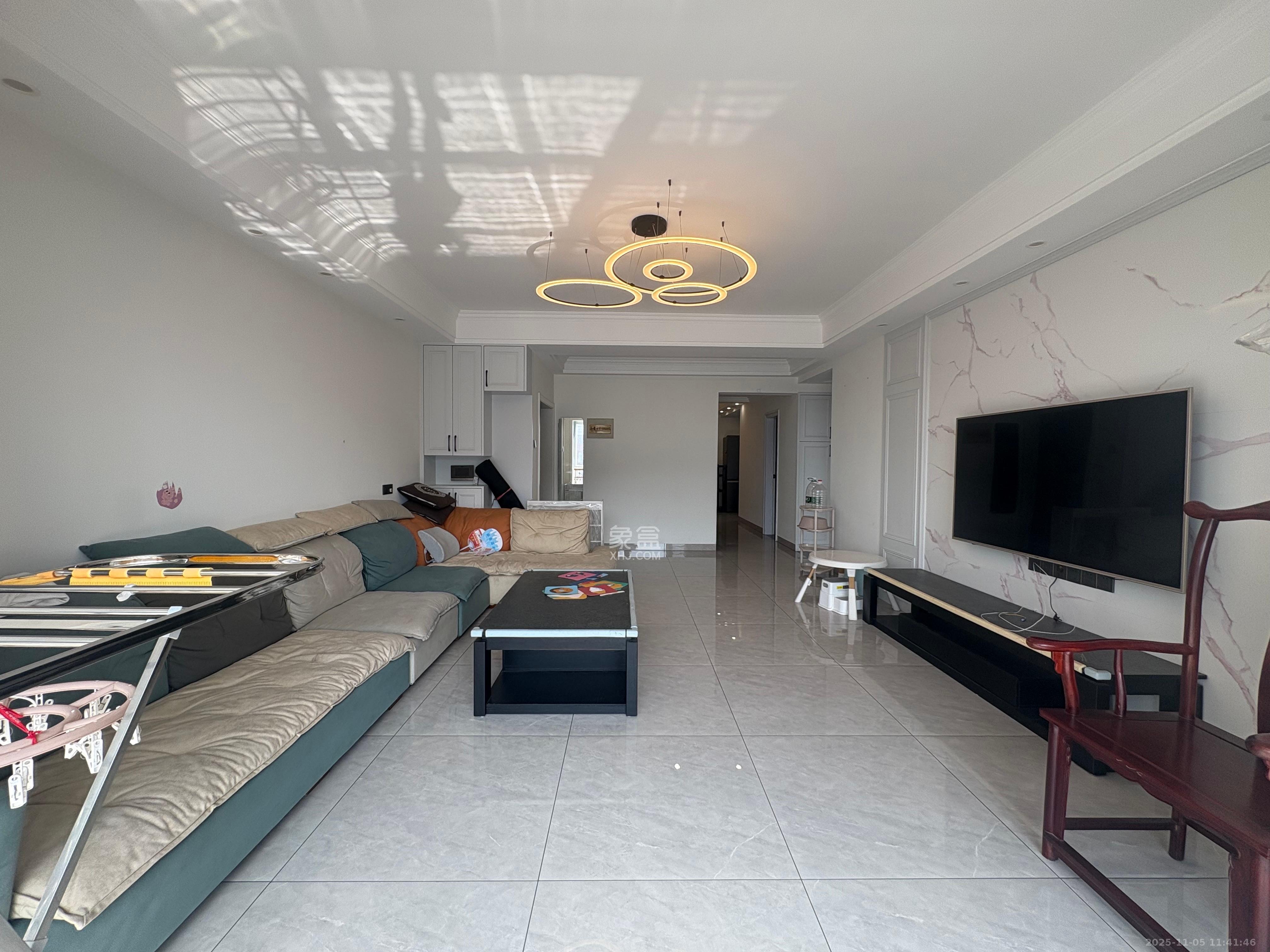 96301部队小区  4室2厅2卫    2800.0元/月室内图