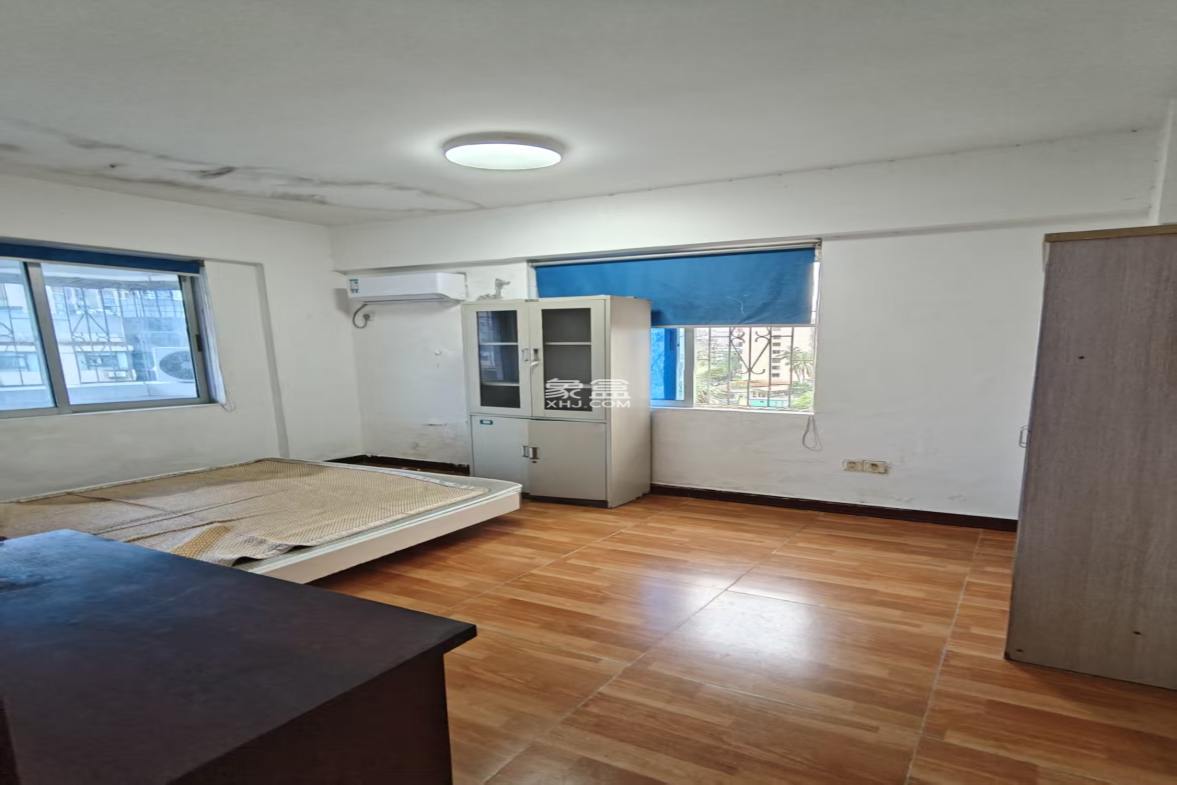 海口农行宿舍(海秀路48-1号) 3室2厅2卫 2500.0元/月 海口农行宿舍(海秀路48-1号) 3室2厅2卫 2500.0元/月户型图