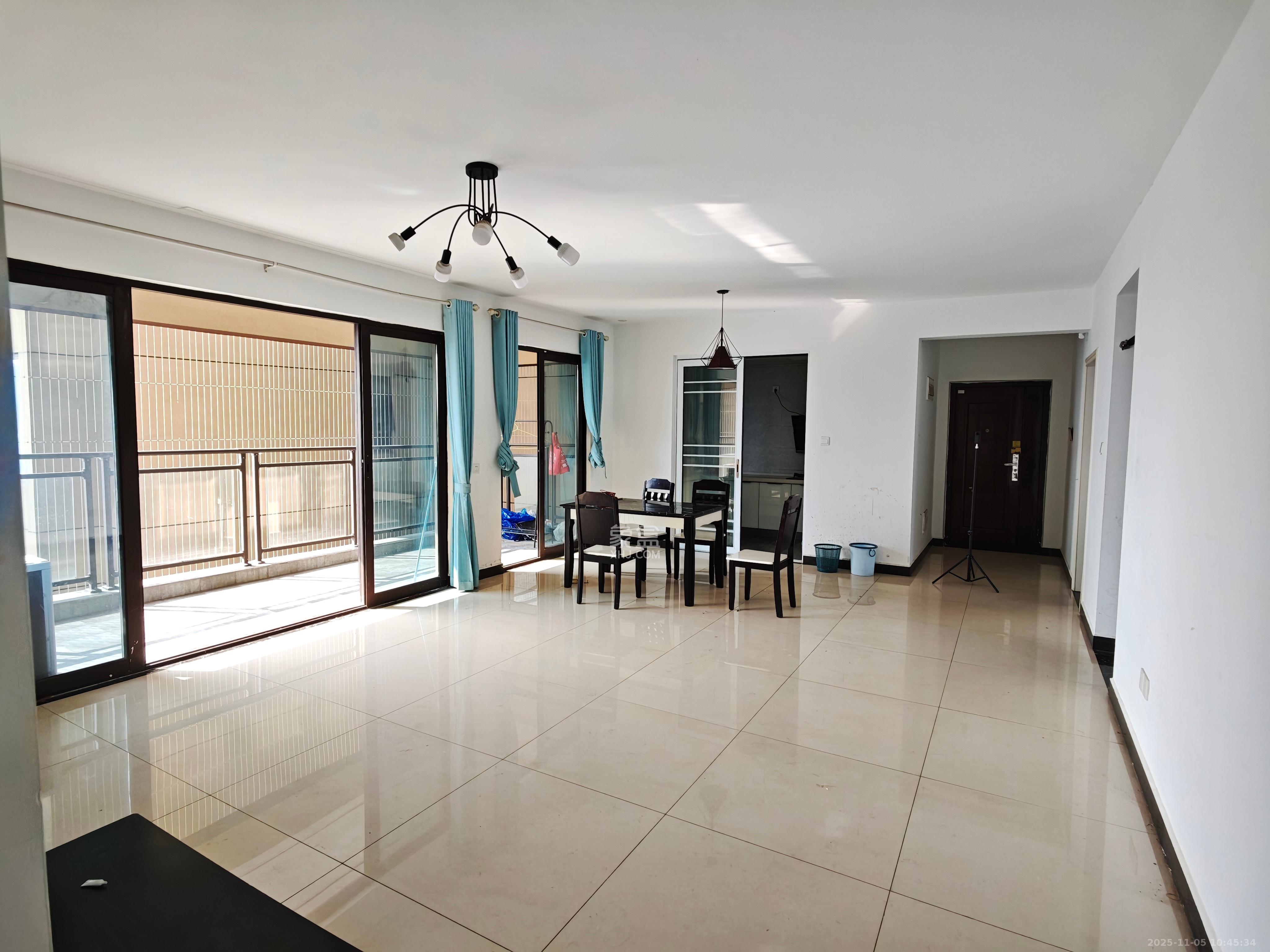 鑫苑木莲世家  4室2厅2卫    3000.0元/月