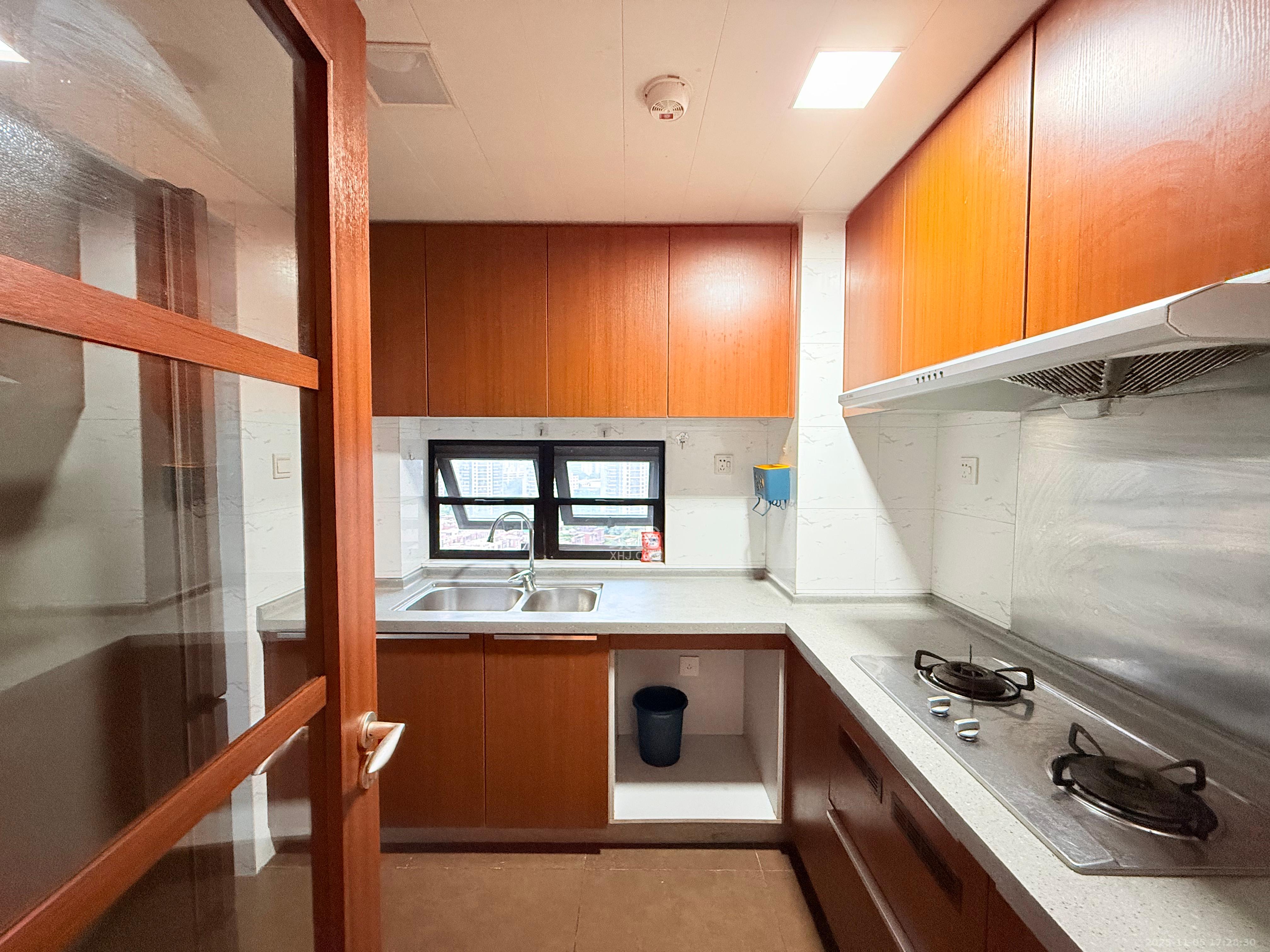 万科金域华府三四期  2室2厅1卫    2400.0元/月