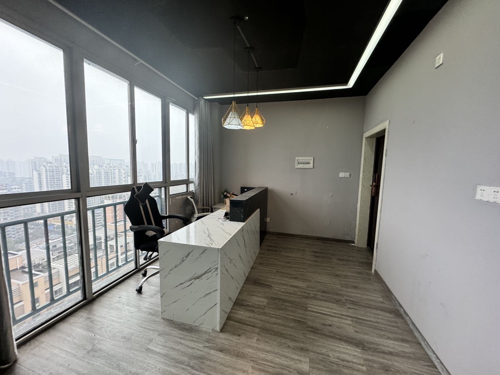 仁济新村 5室2厅2卫 3200.0元/月 仁济新村 5室2厅2卫 3200.0元/月室内图