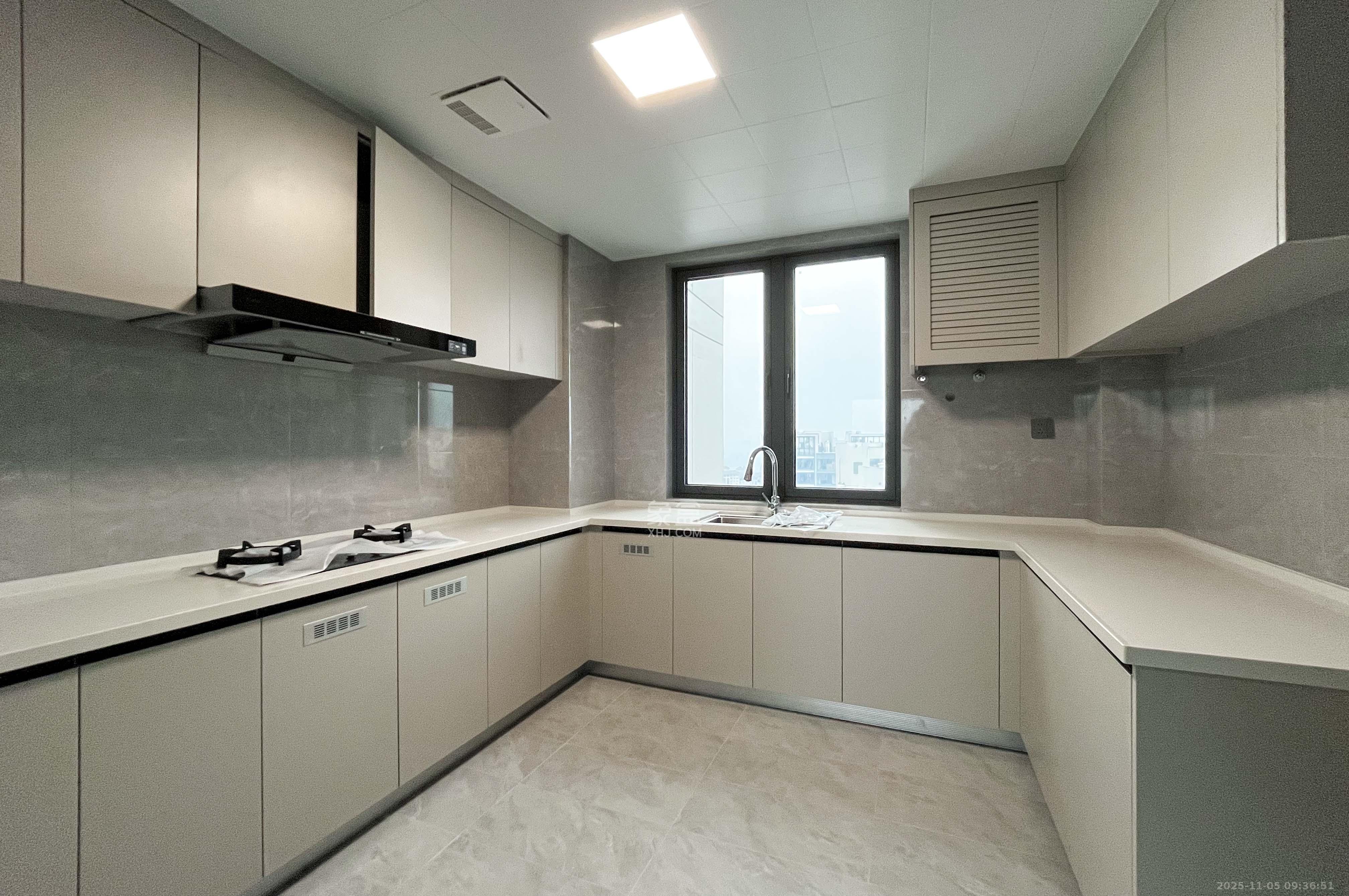 金地峯范 4室2厅2卫 280.0万 金地峯范 4室2厅2卫 280.0万厨房