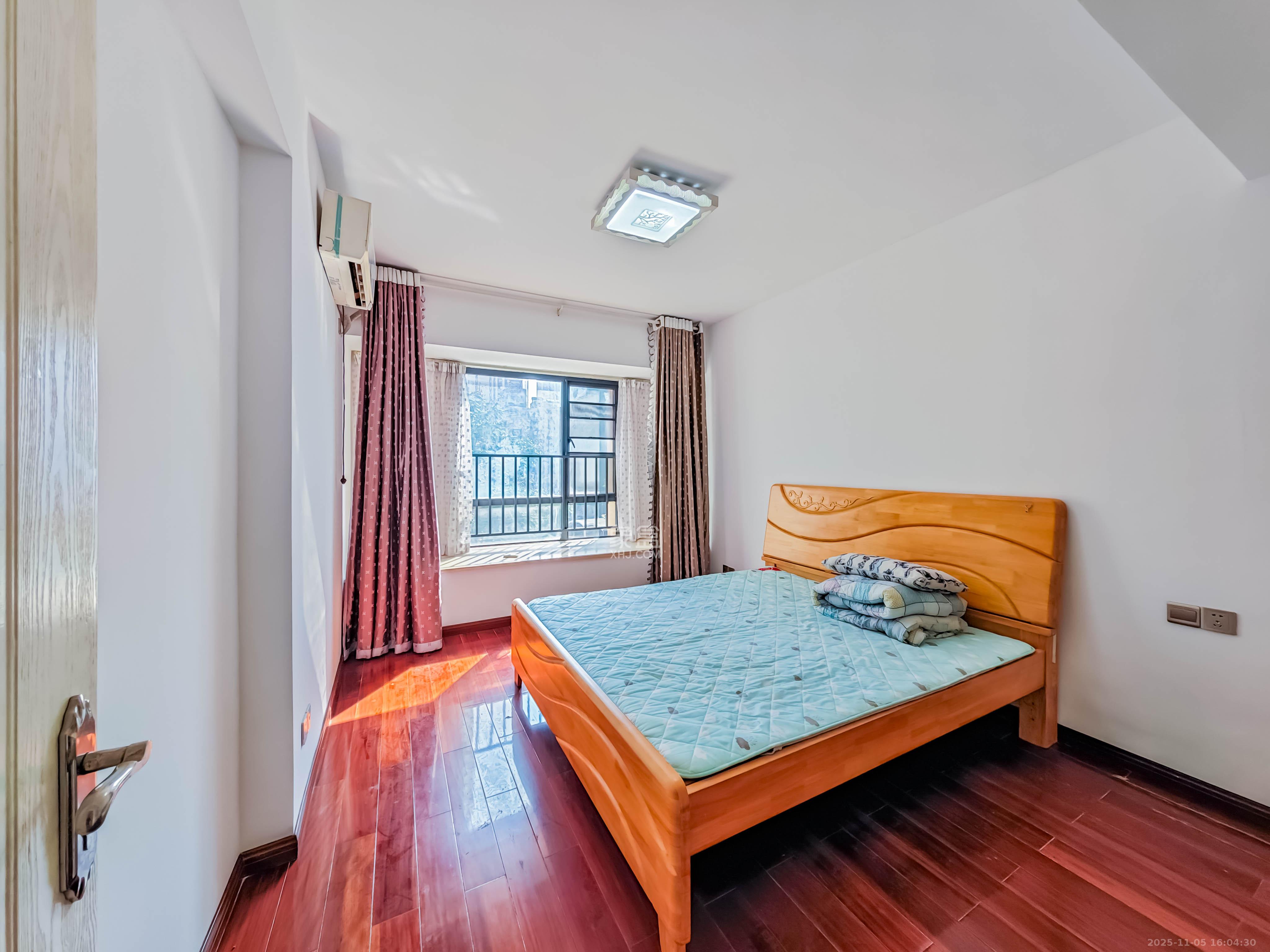 香樟兰亭（朗峰苑）  3室2厅1卫    78.0万卧室