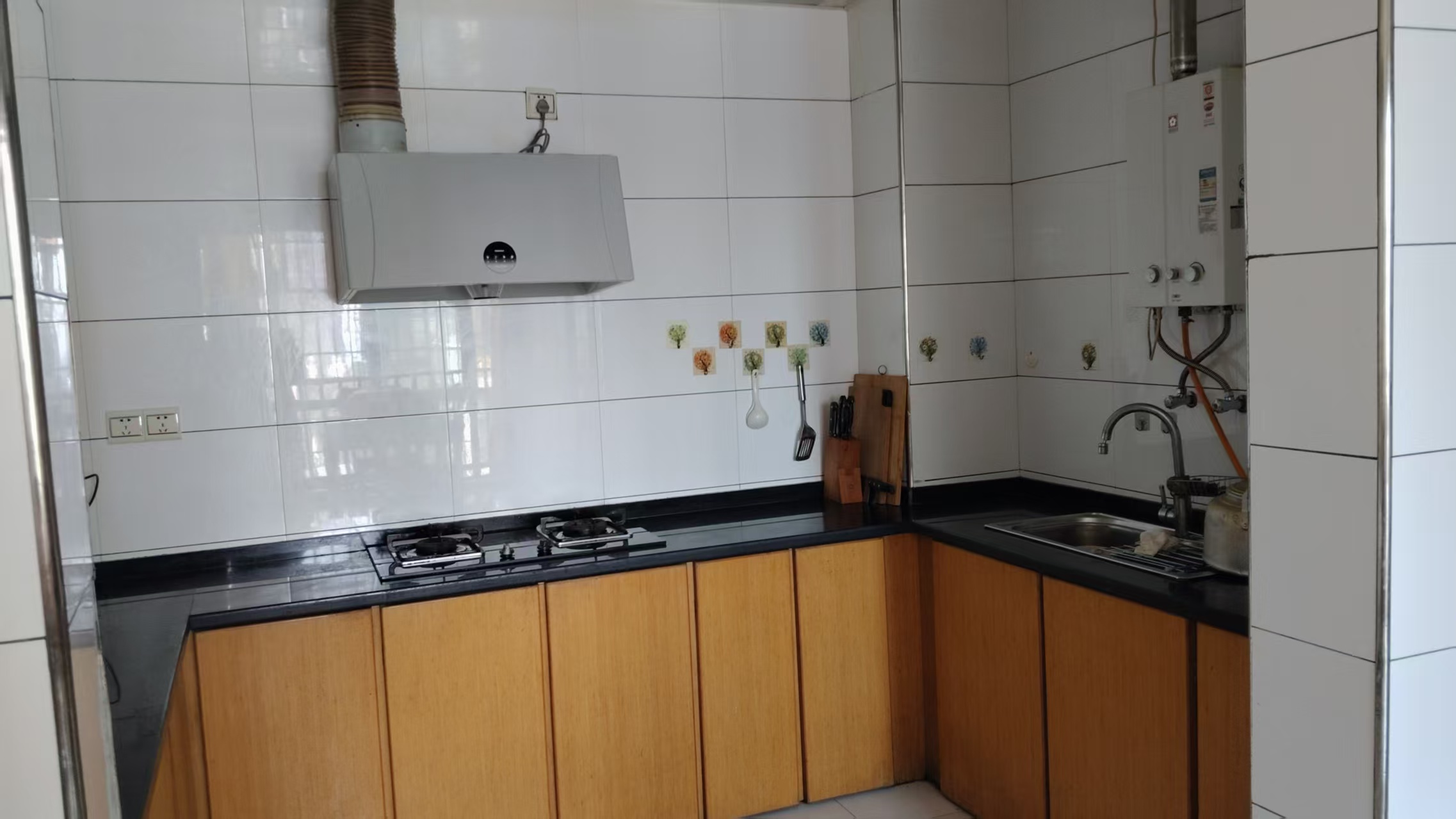 紫荆花苑 2室3厅1卫 1500.0元/月 紫荆花苑 2室3厅1卫 1500.0元/月室内图