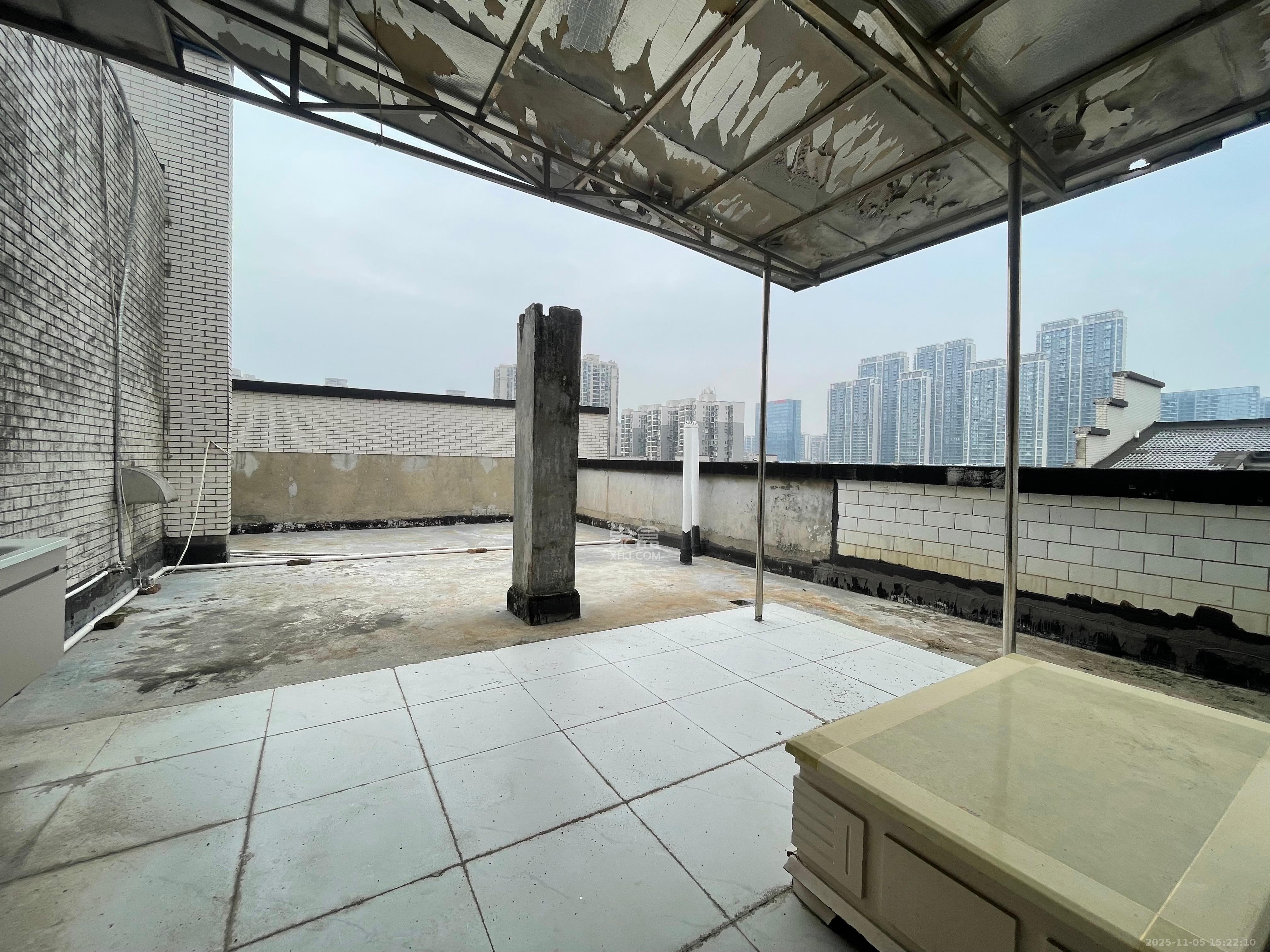 金麓西岸和苑 4室2厅2卫 2600.0元/月 金麓西岸和苑 4室2厅2卫 2600.0元/月室内图