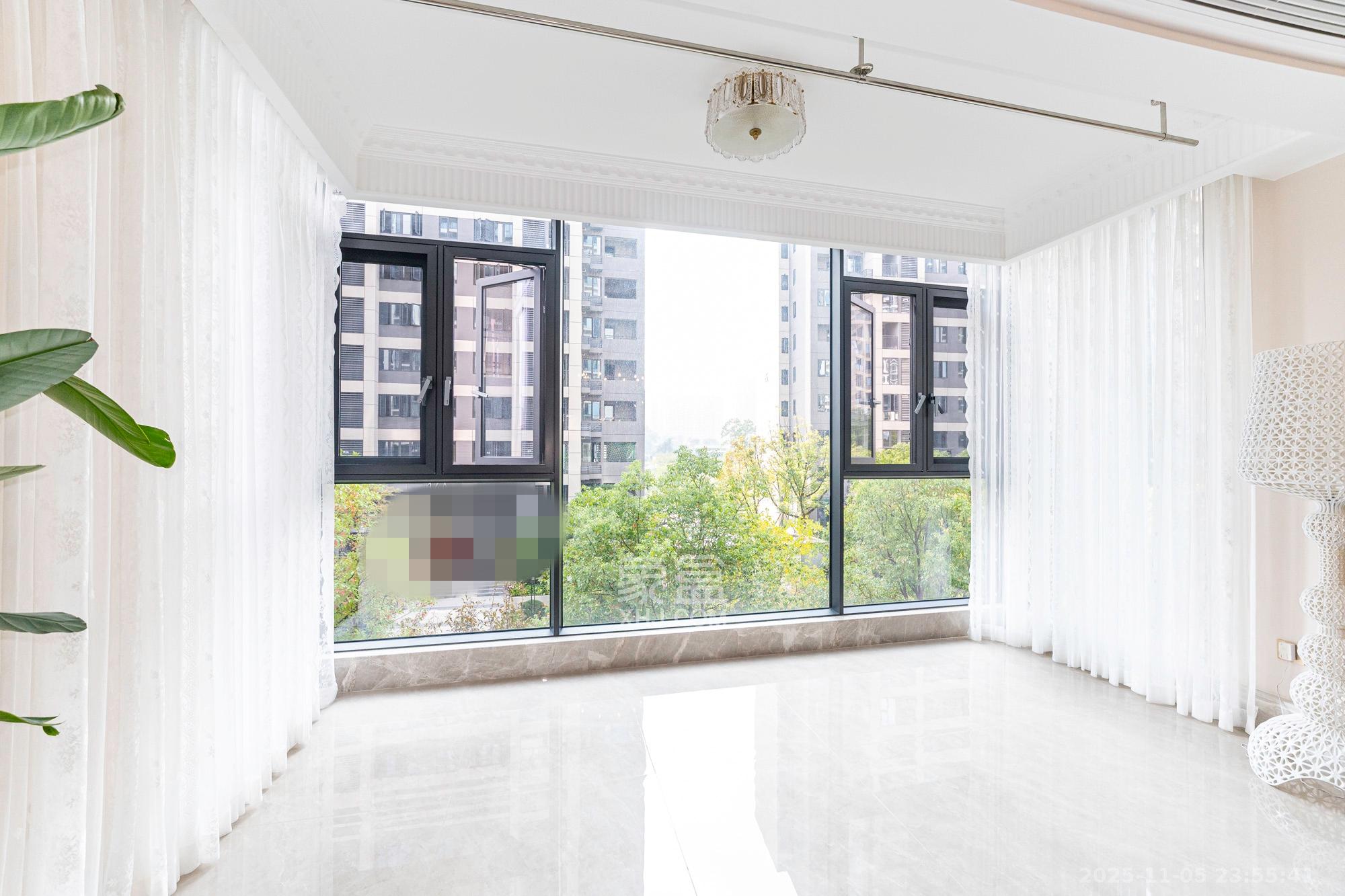 和顺府  4室2厅3卫    189.8万阳台