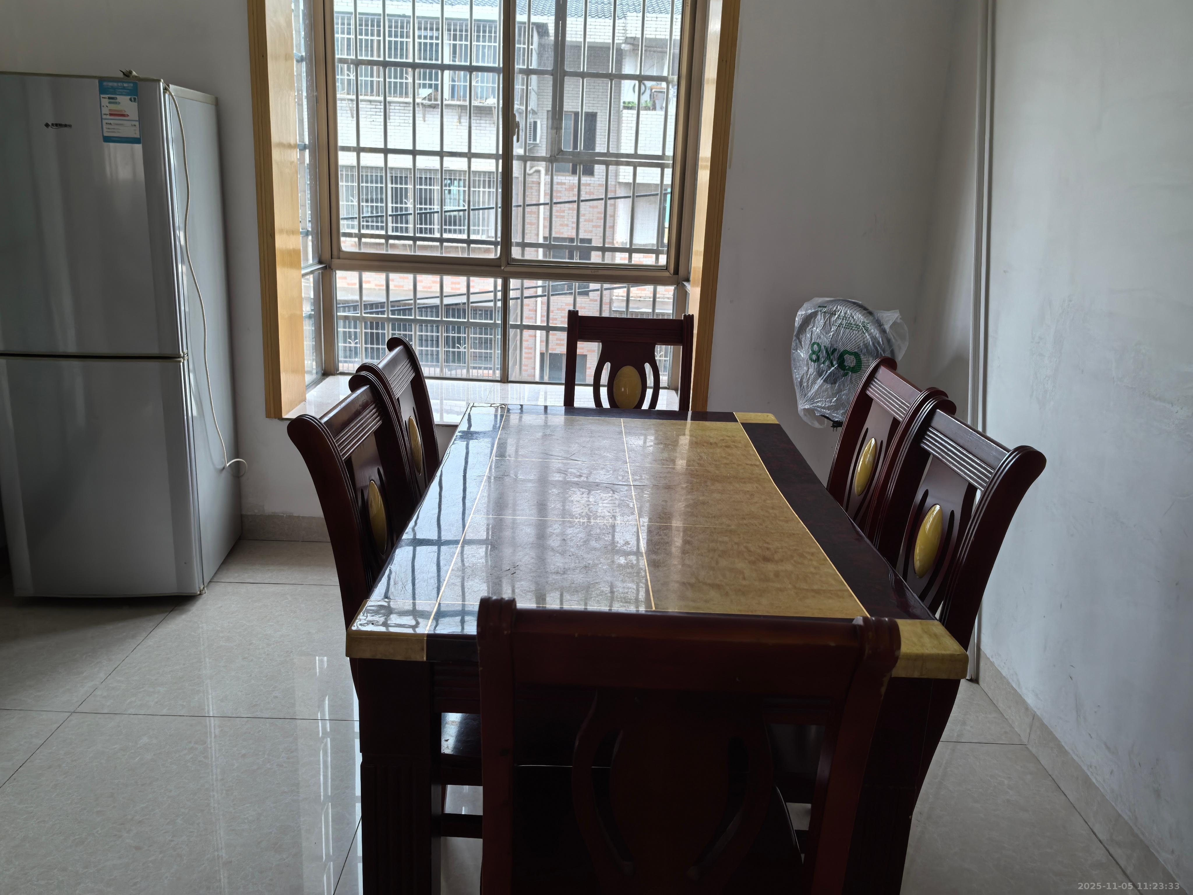 金峰小区北院(七里营社区) 3室2厅1卫 1800.0元/月 金峰小区北院(七里营社区) 3室2厅1卫 1800.0元/月室内图