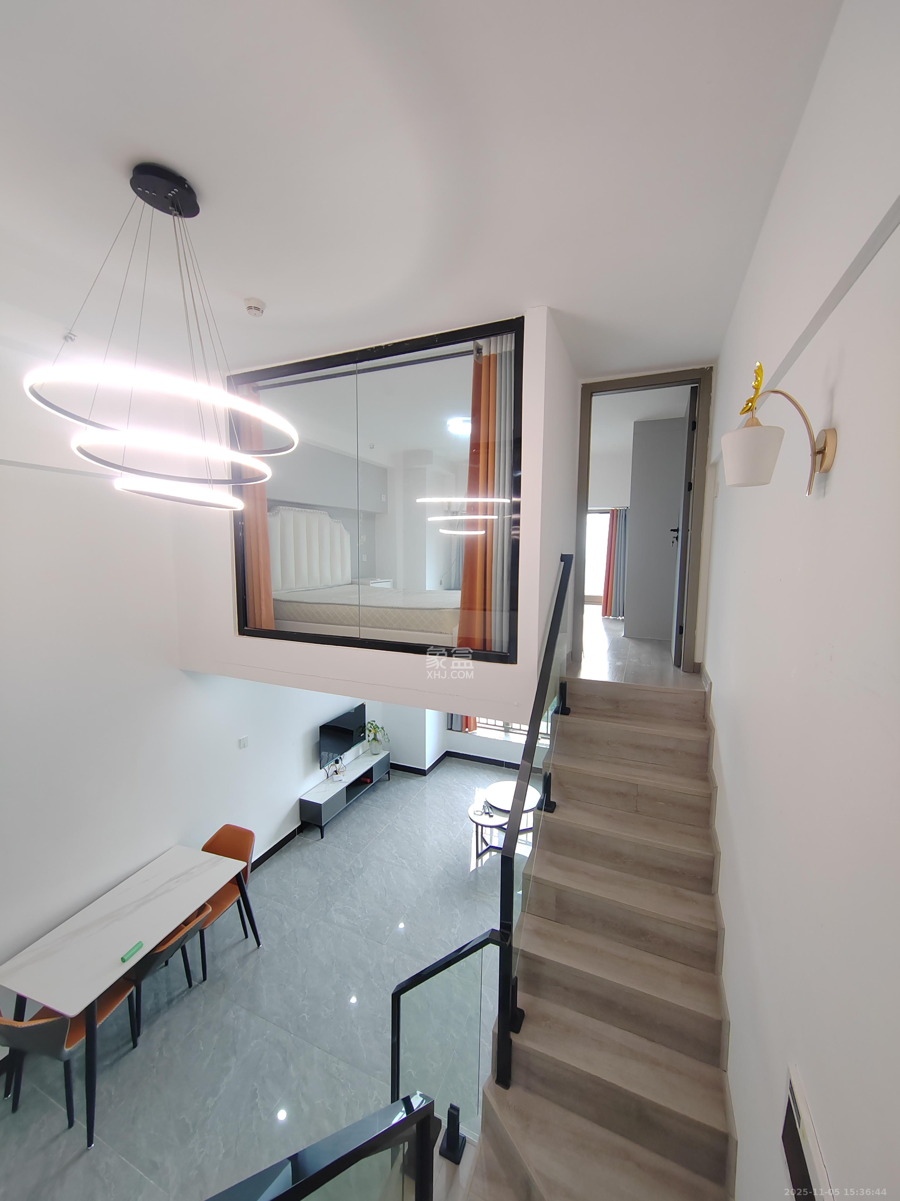 梅溪湖金茂湾  2室1厅1卫    2200.0元/月室内图